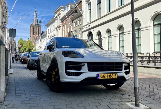 Porsche Cayenne Coupé Turbo E-Hybrid