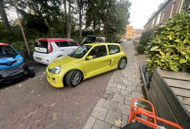 Renault Clio V6 Phase II