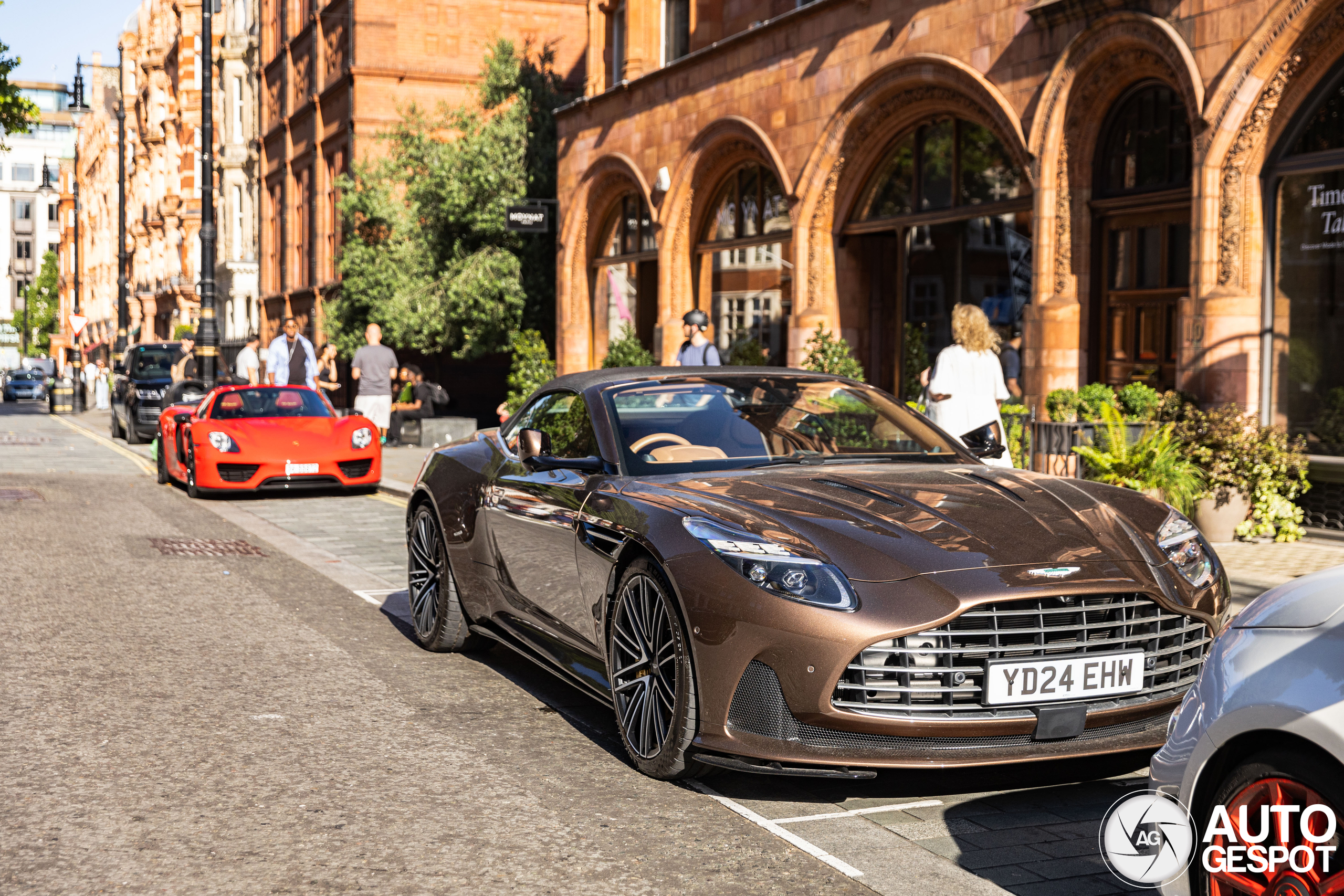 Aston Martin DB12 Volante