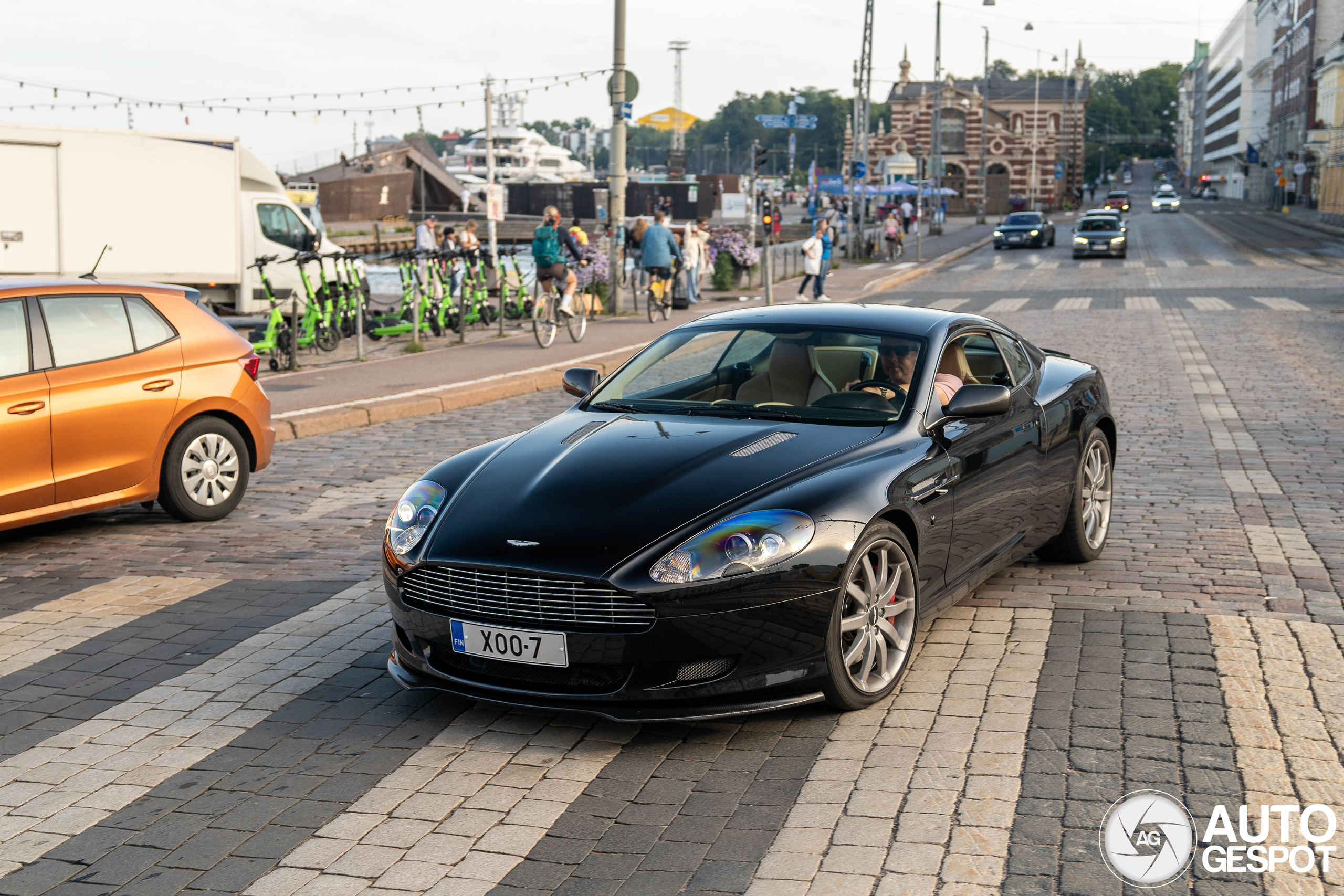 Aston Martin DB9