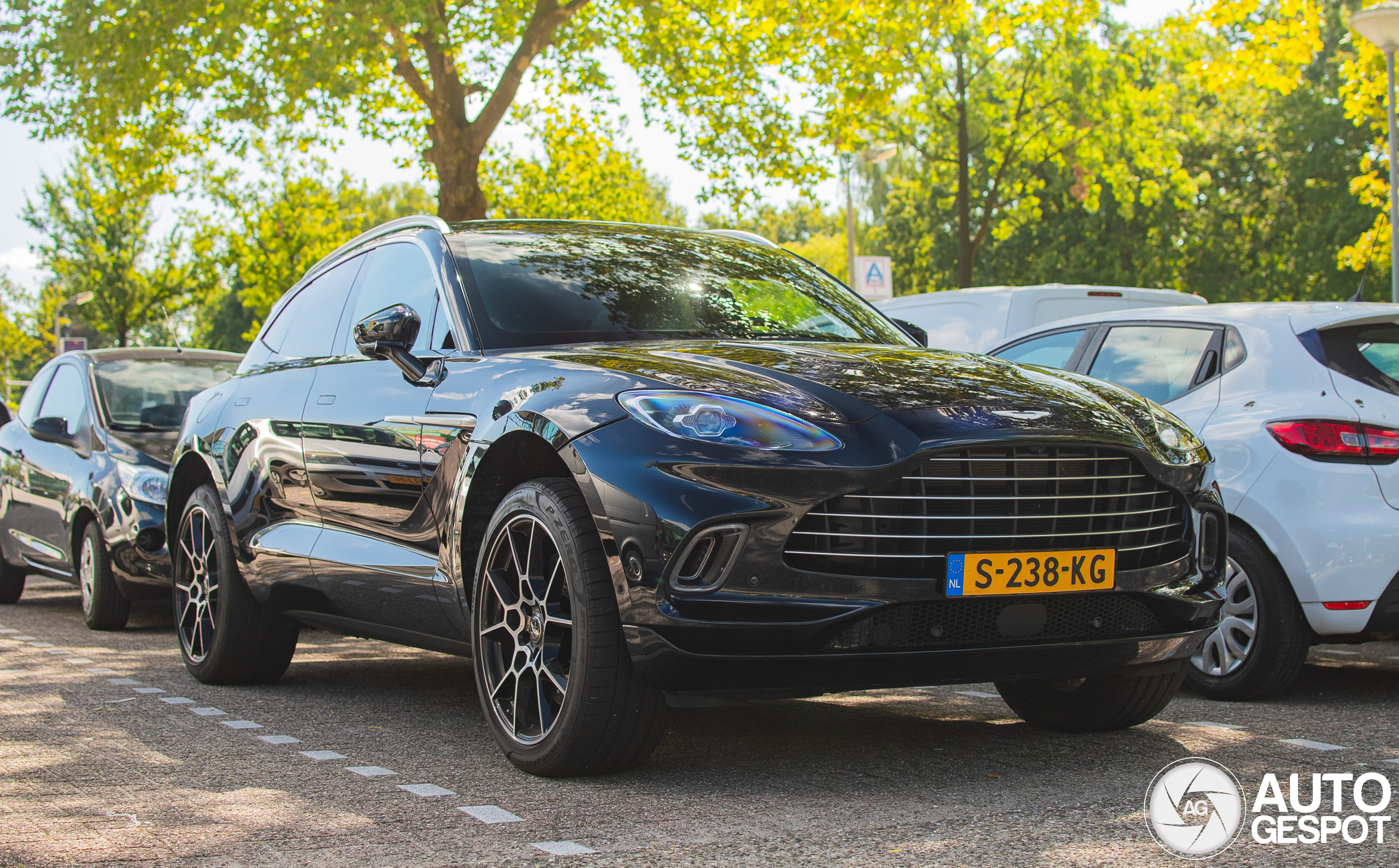 Aston Martin DBX