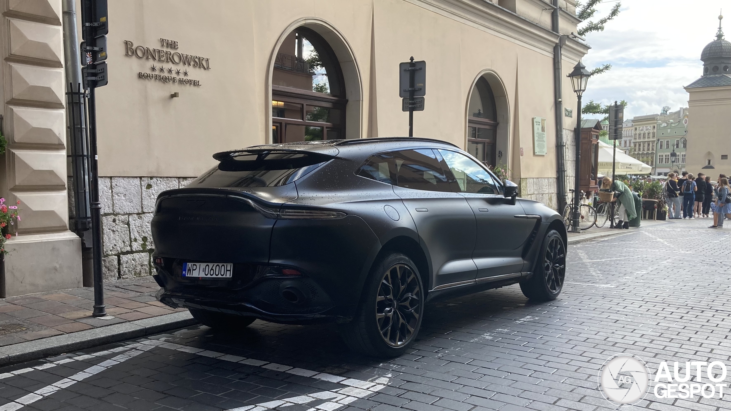 Aston Martin DBX