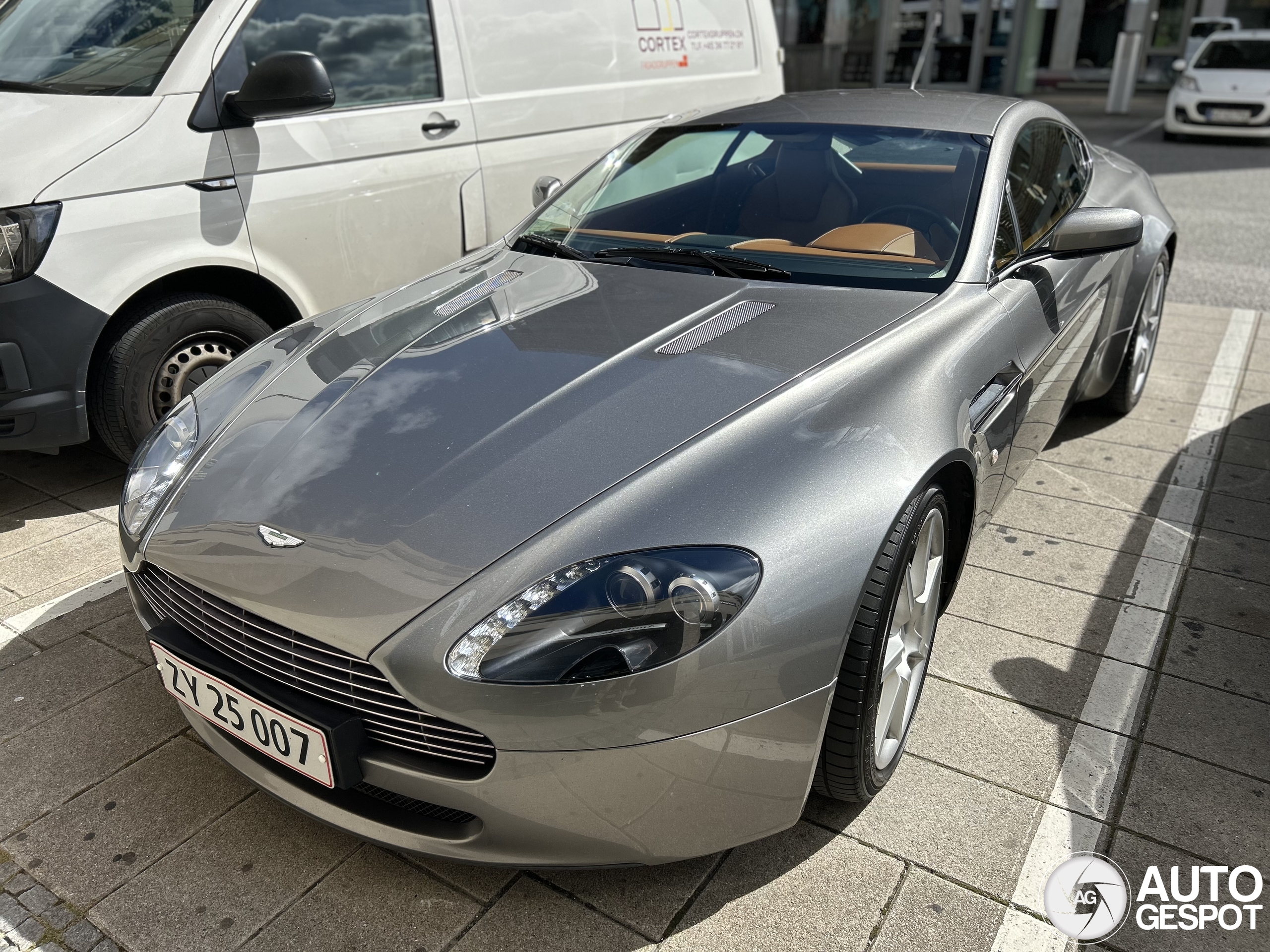 Aston Martin V8 Vantage