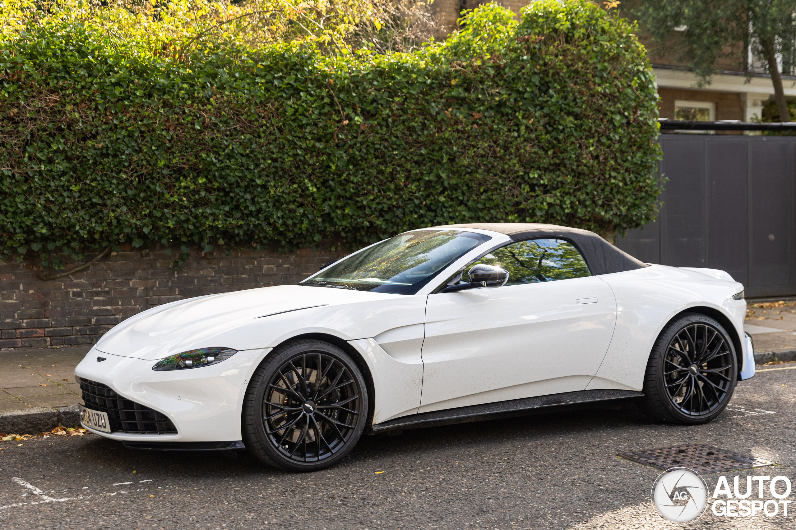 Aston Martin V8 Vantage Roadster 2020