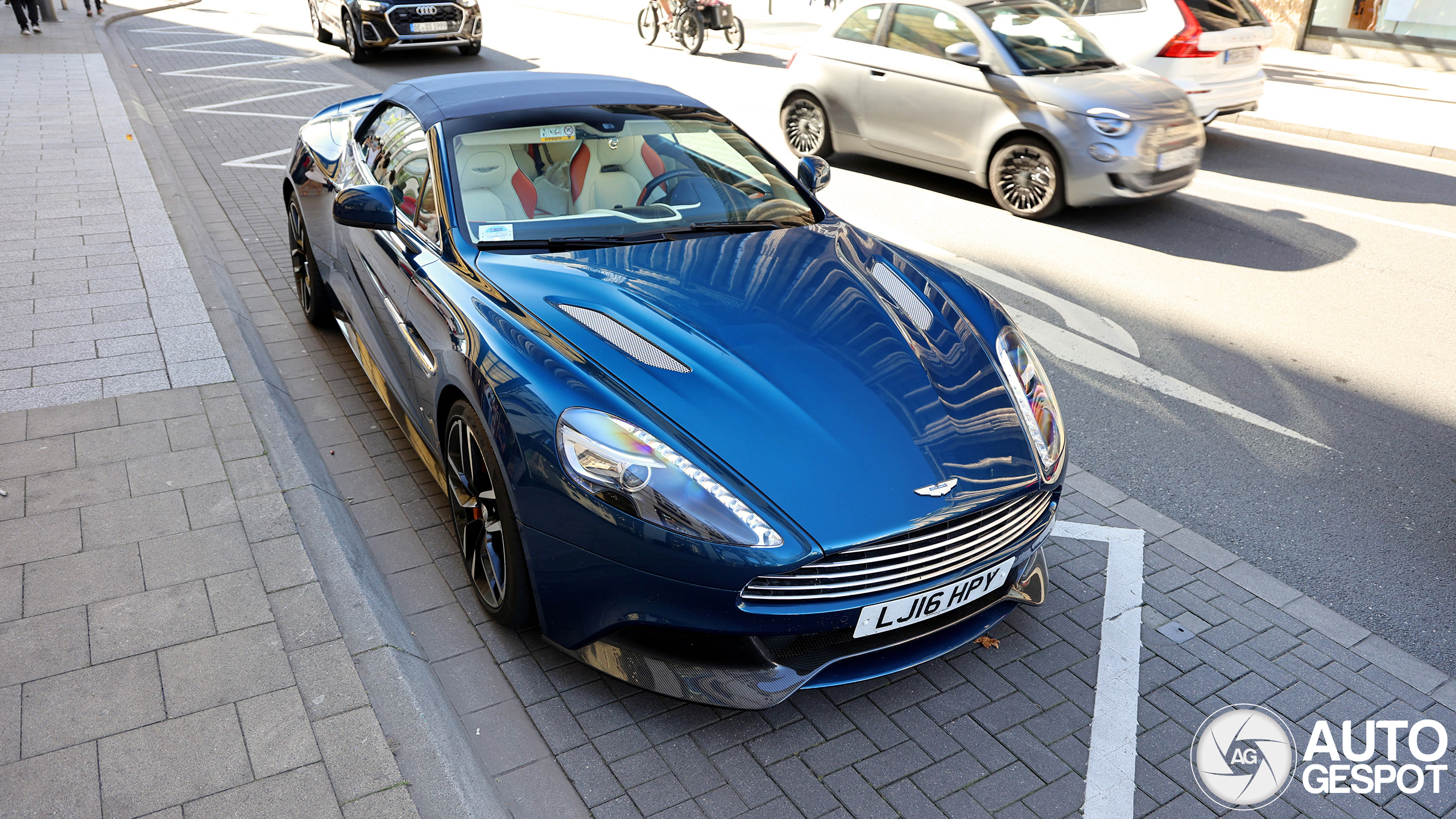 Aston Martin Vanquish Volante