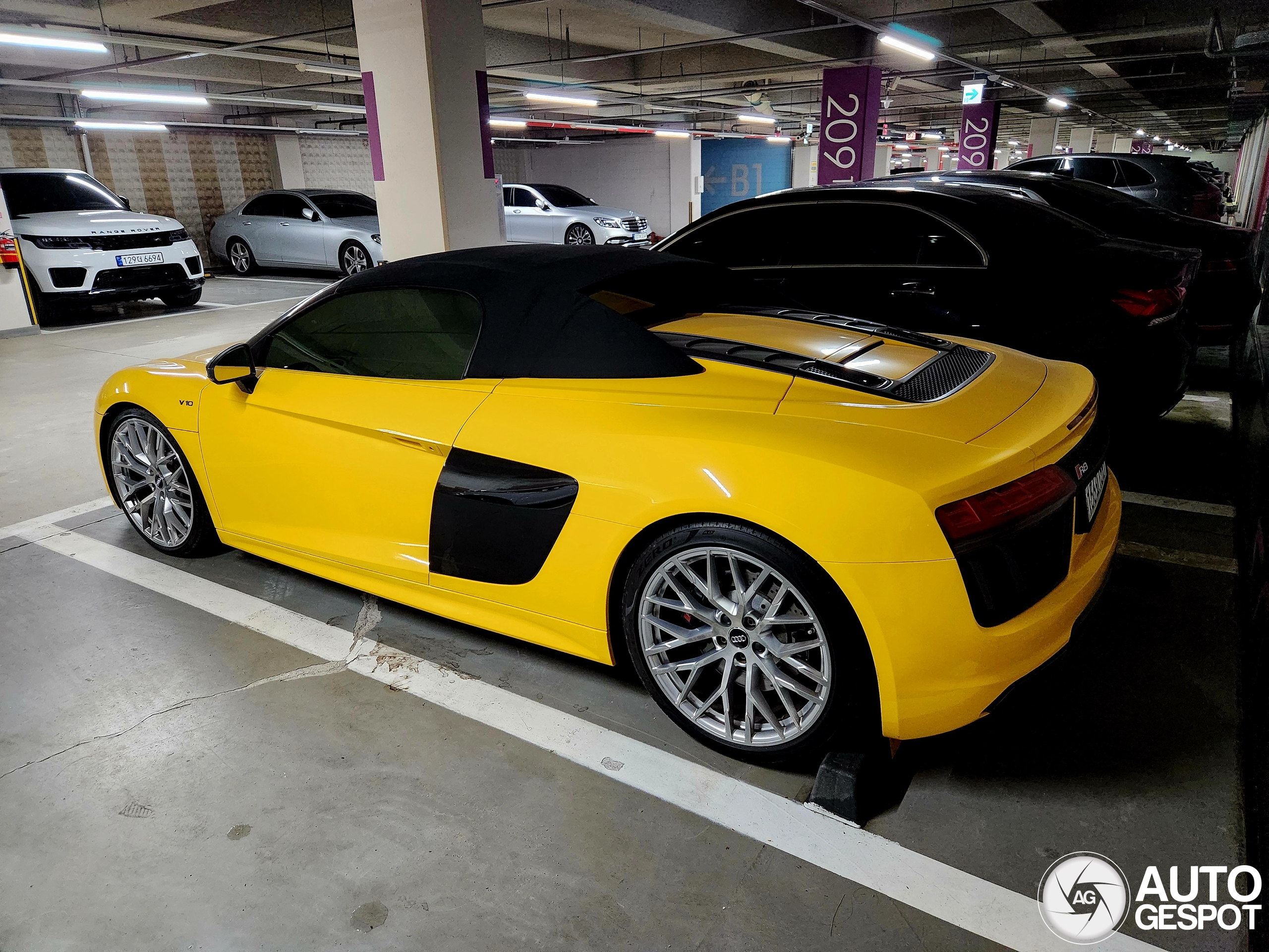 Audi R8 V10 Spyder 2016 - 11 August 2024 - Autogespot