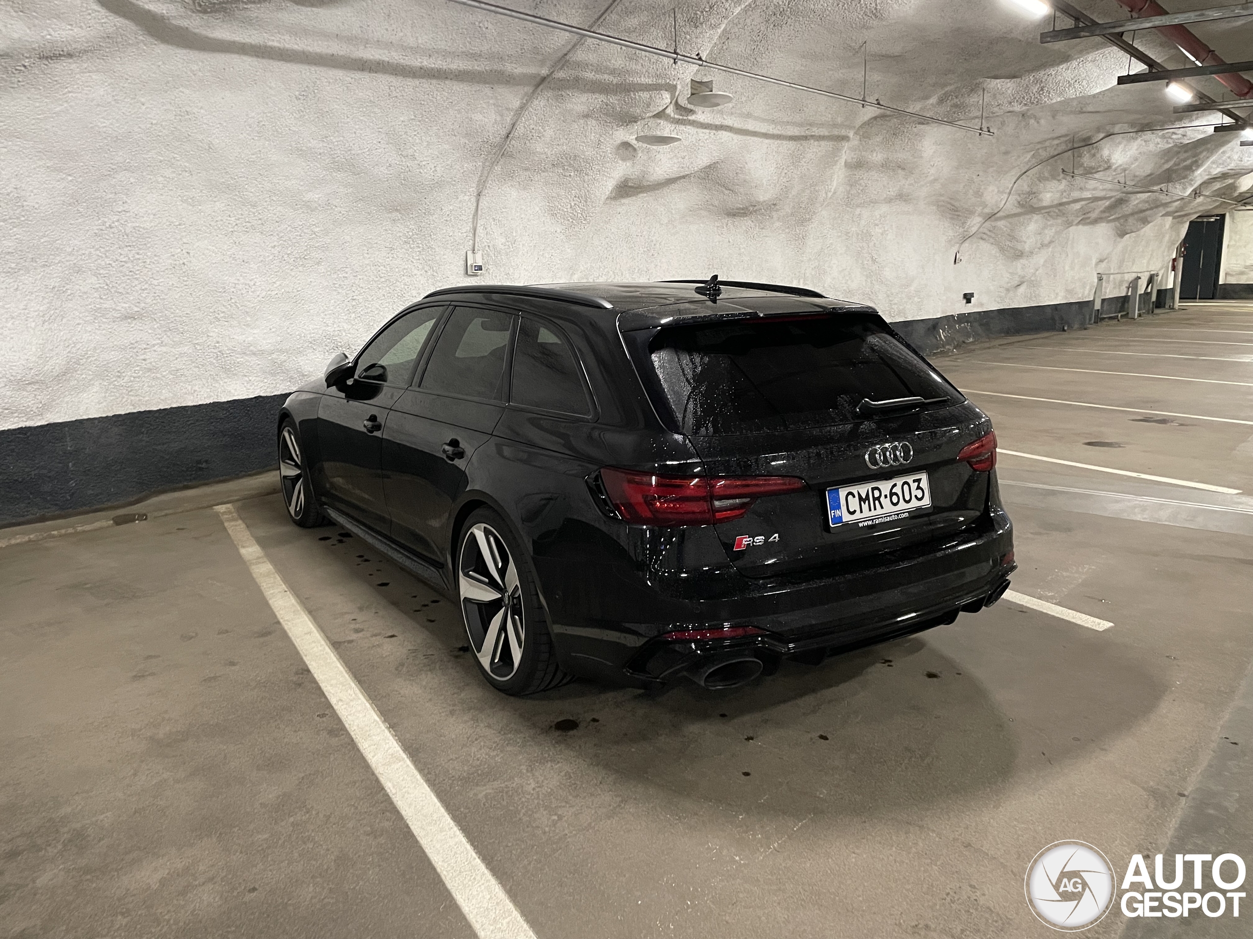 Audi RS4 Avant B9