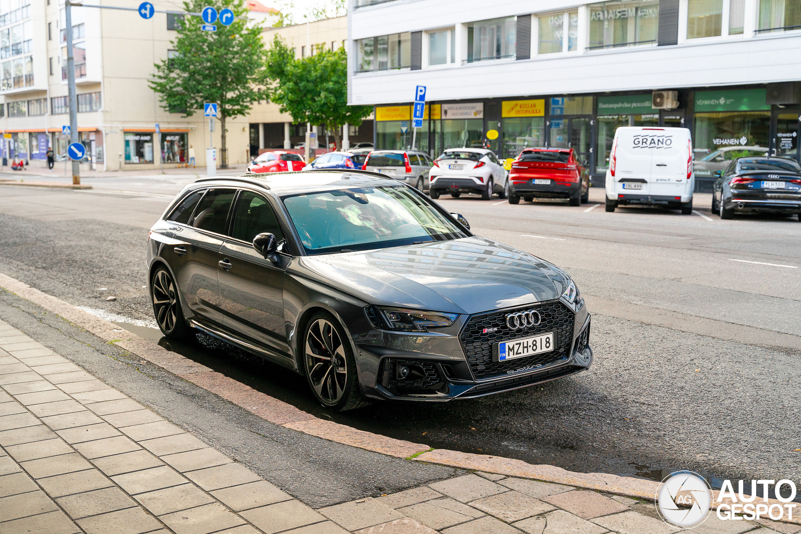 Audi RS4 Avant B9