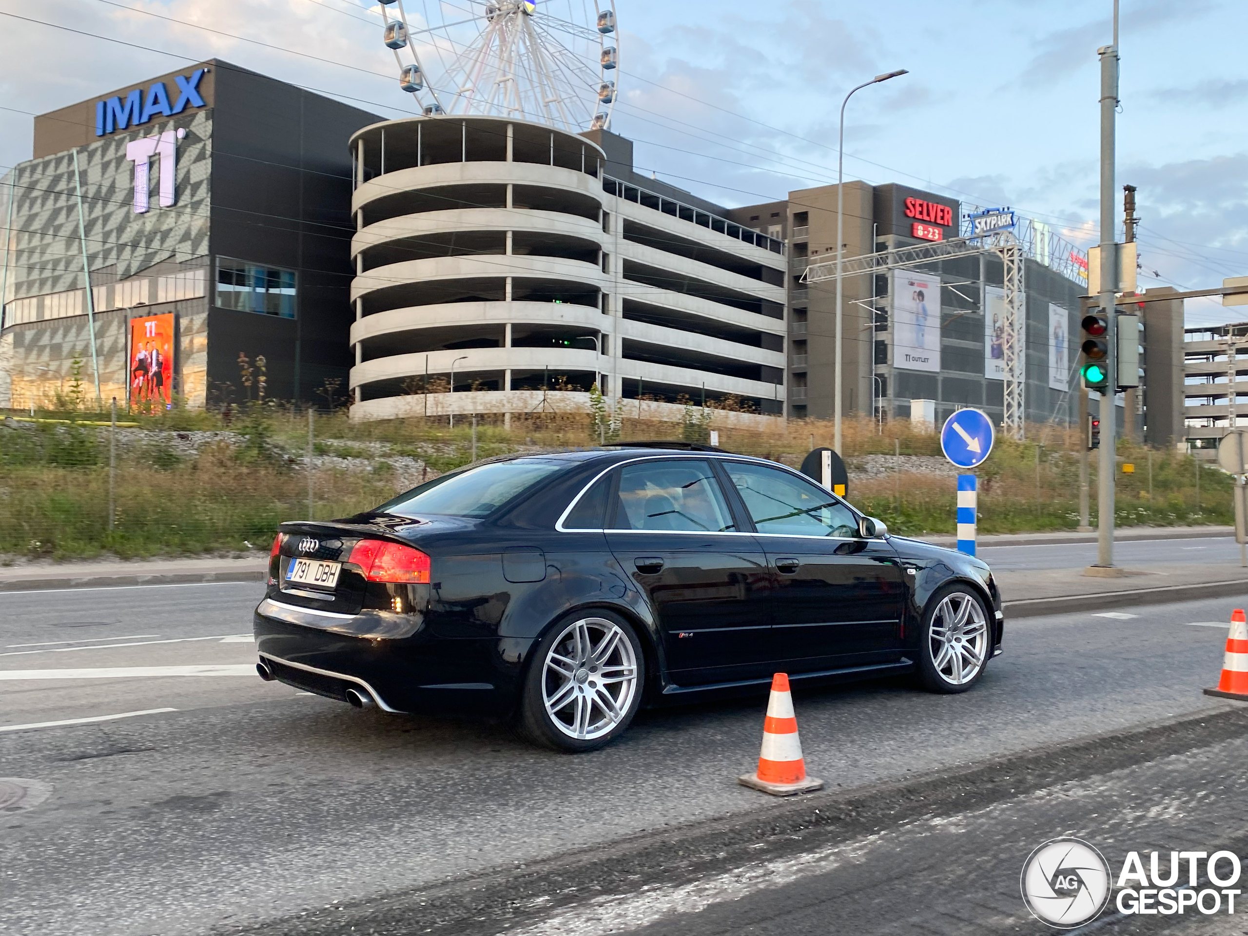 Audi RS4 Sedan