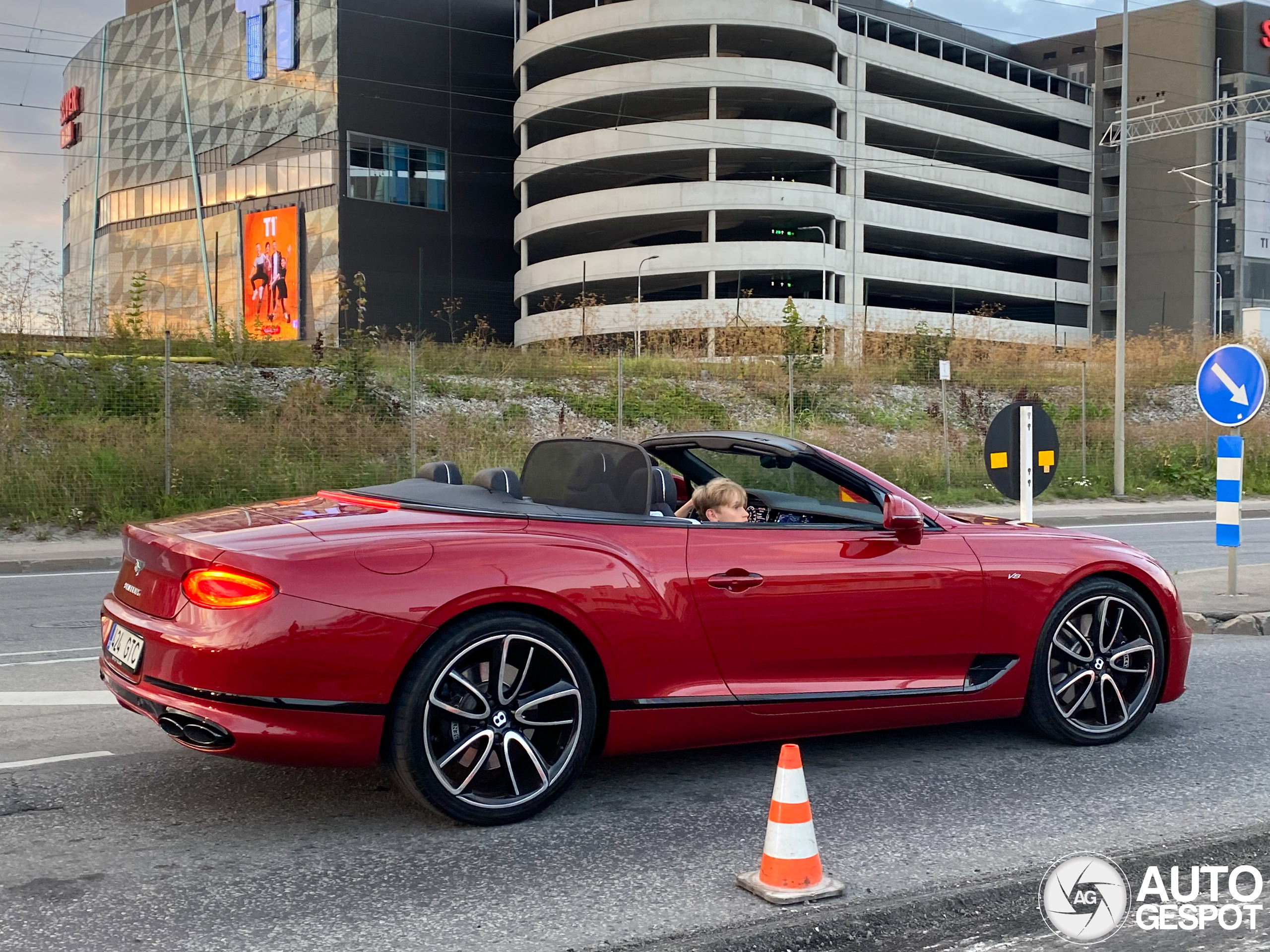 Bentley Continental GTC V8 2020