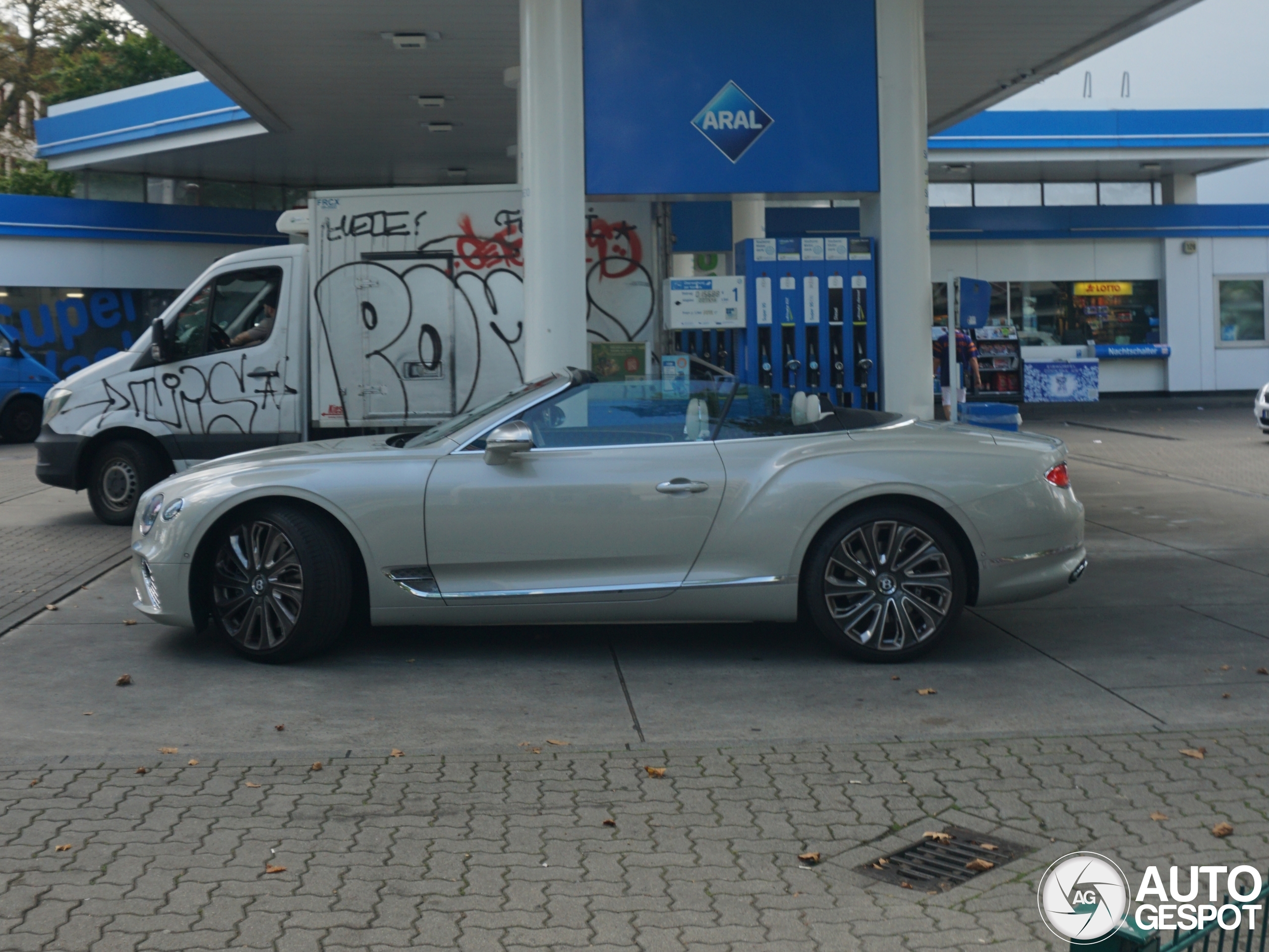 Bentley Continental GTC V8 2020 Mulliner