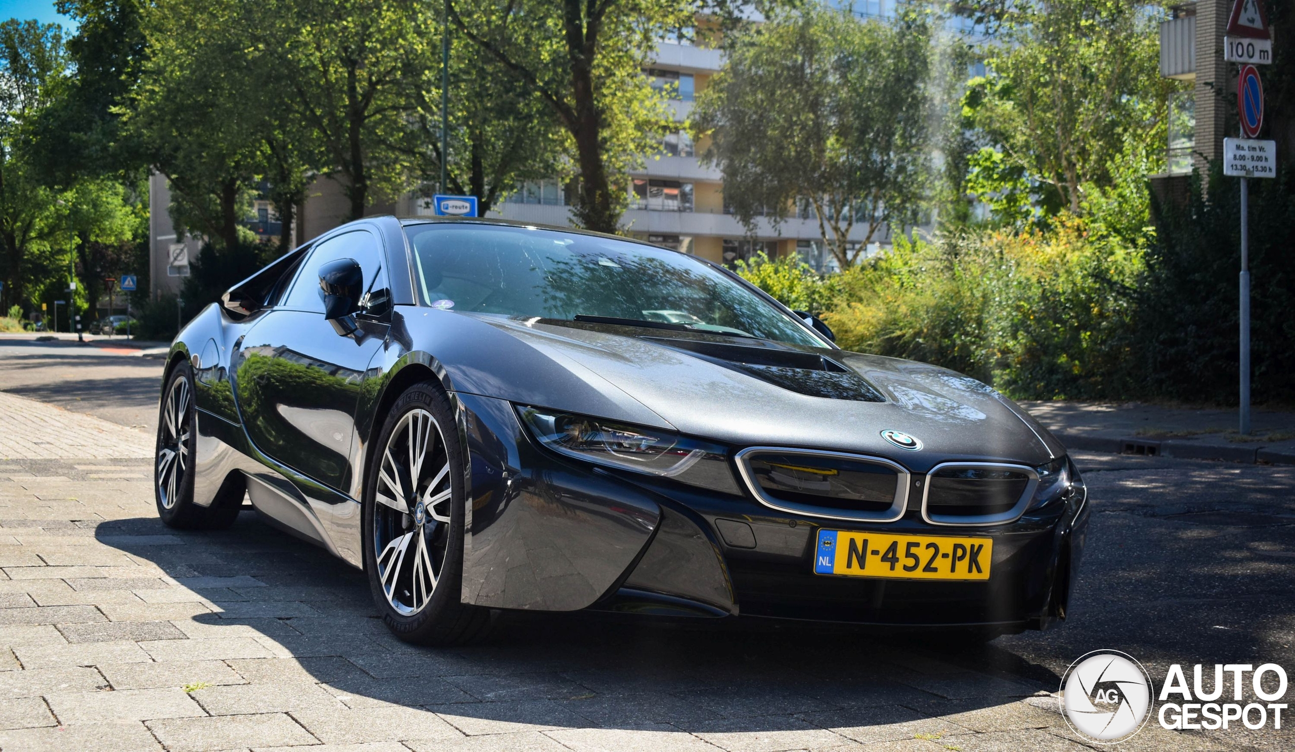 BMW i8