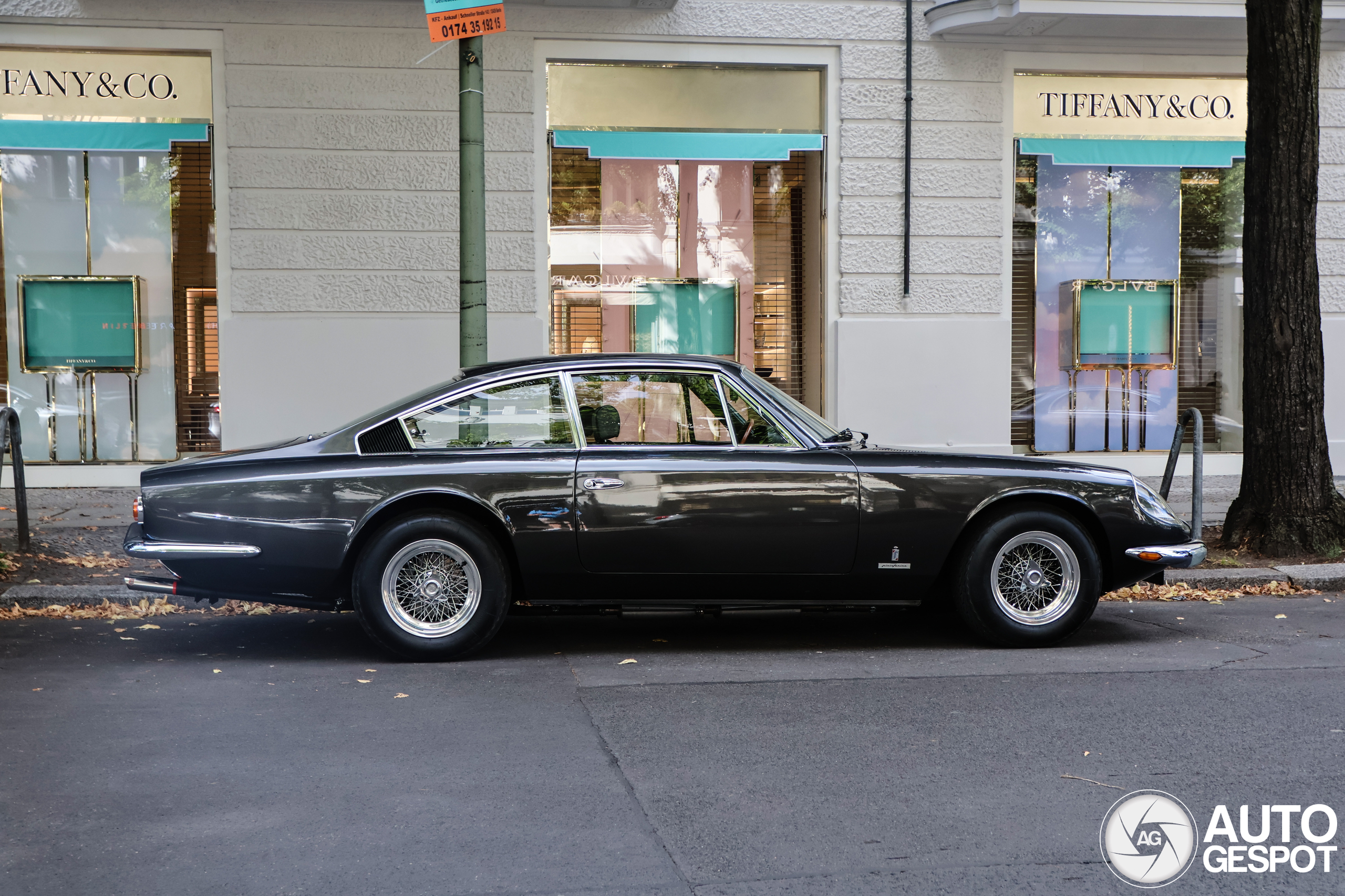 Ferrari 365 GT 2+2