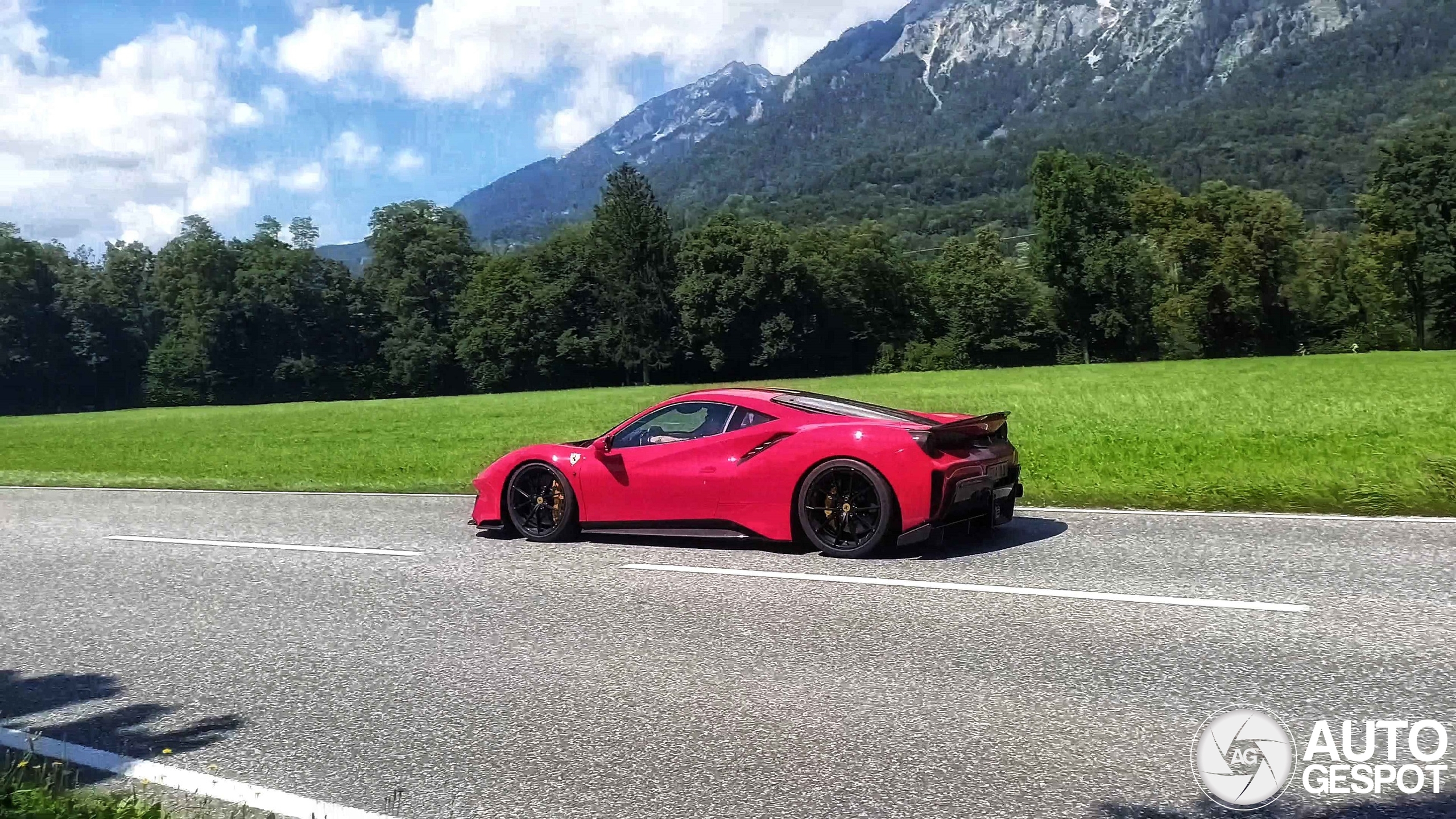 Ferrari 488 Pista Novitec Rosso