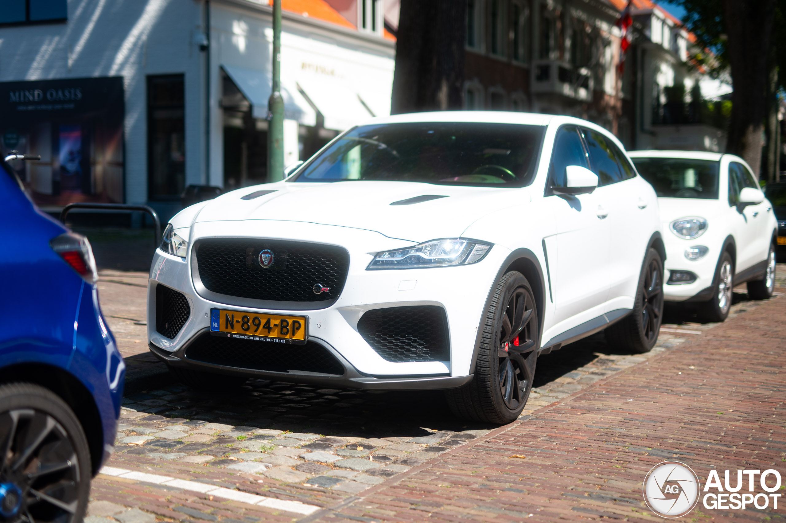 Jaguar F-PACE SVR