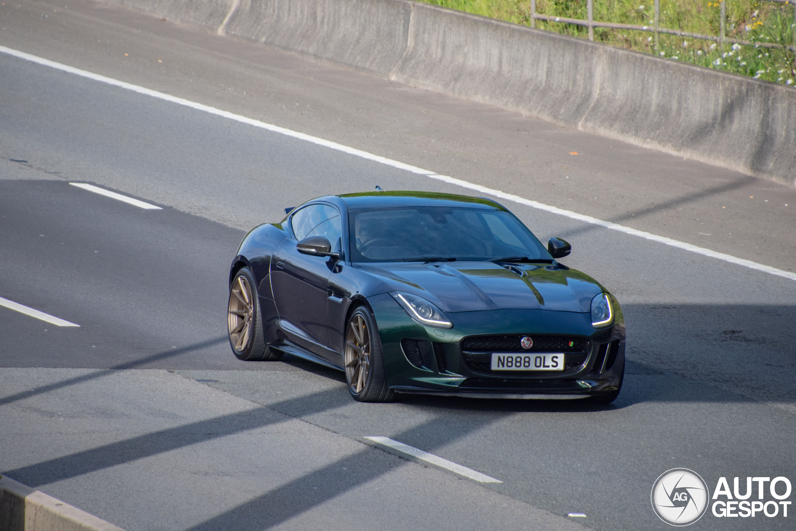 Jaguar F-TYPE R Coupé