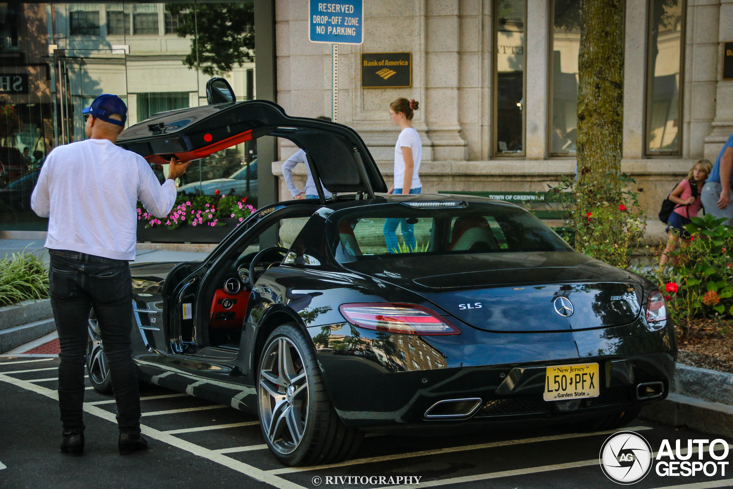 Mercedes-Benz SLS AMG