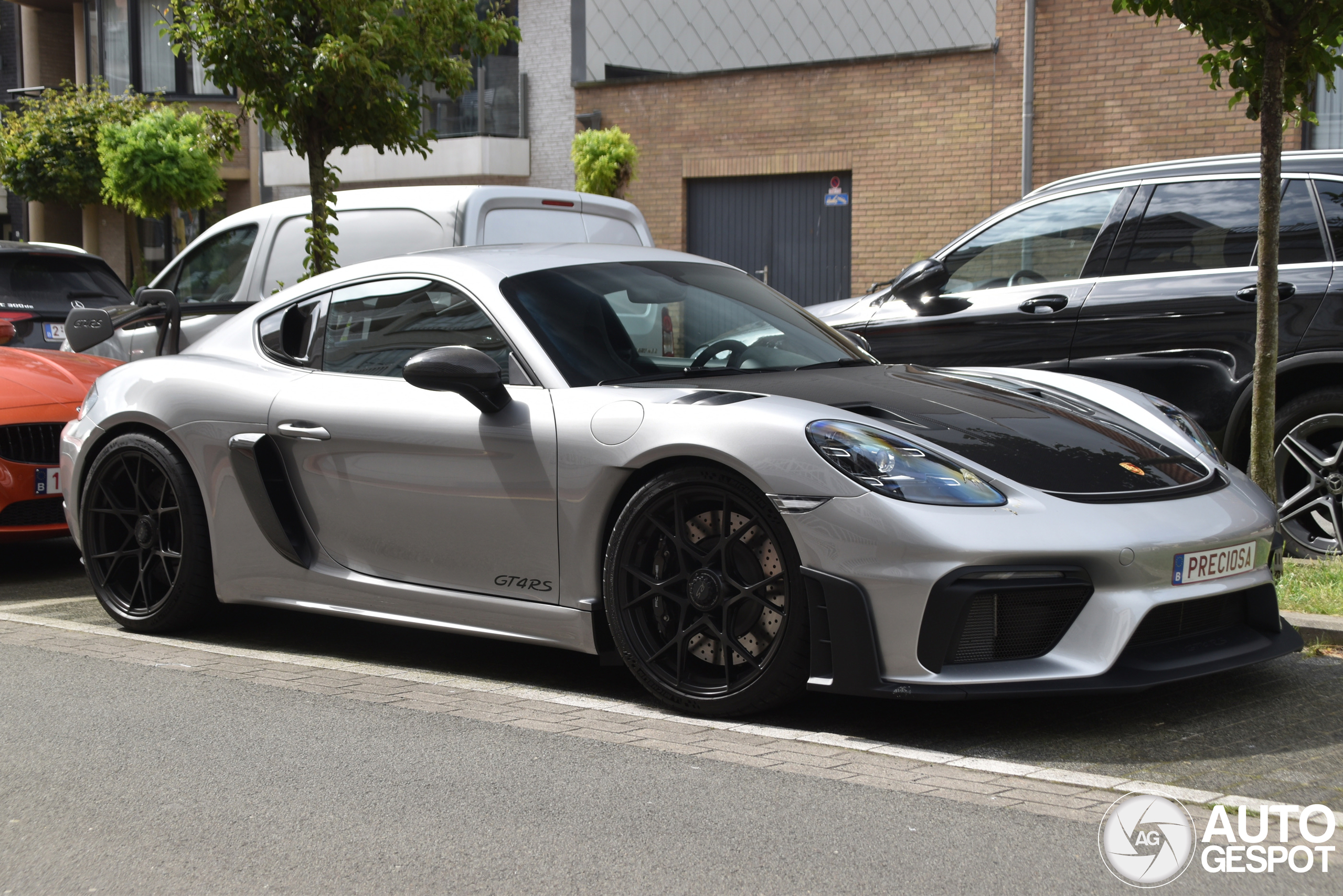 Porsche 718 Cayman GT4 RS Weissach Package