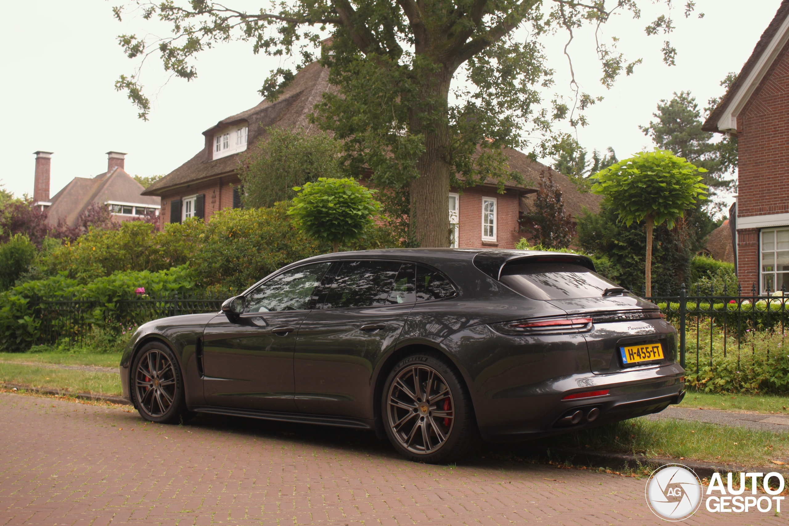 Porsche 971 Panamera GTS Sport Turismo