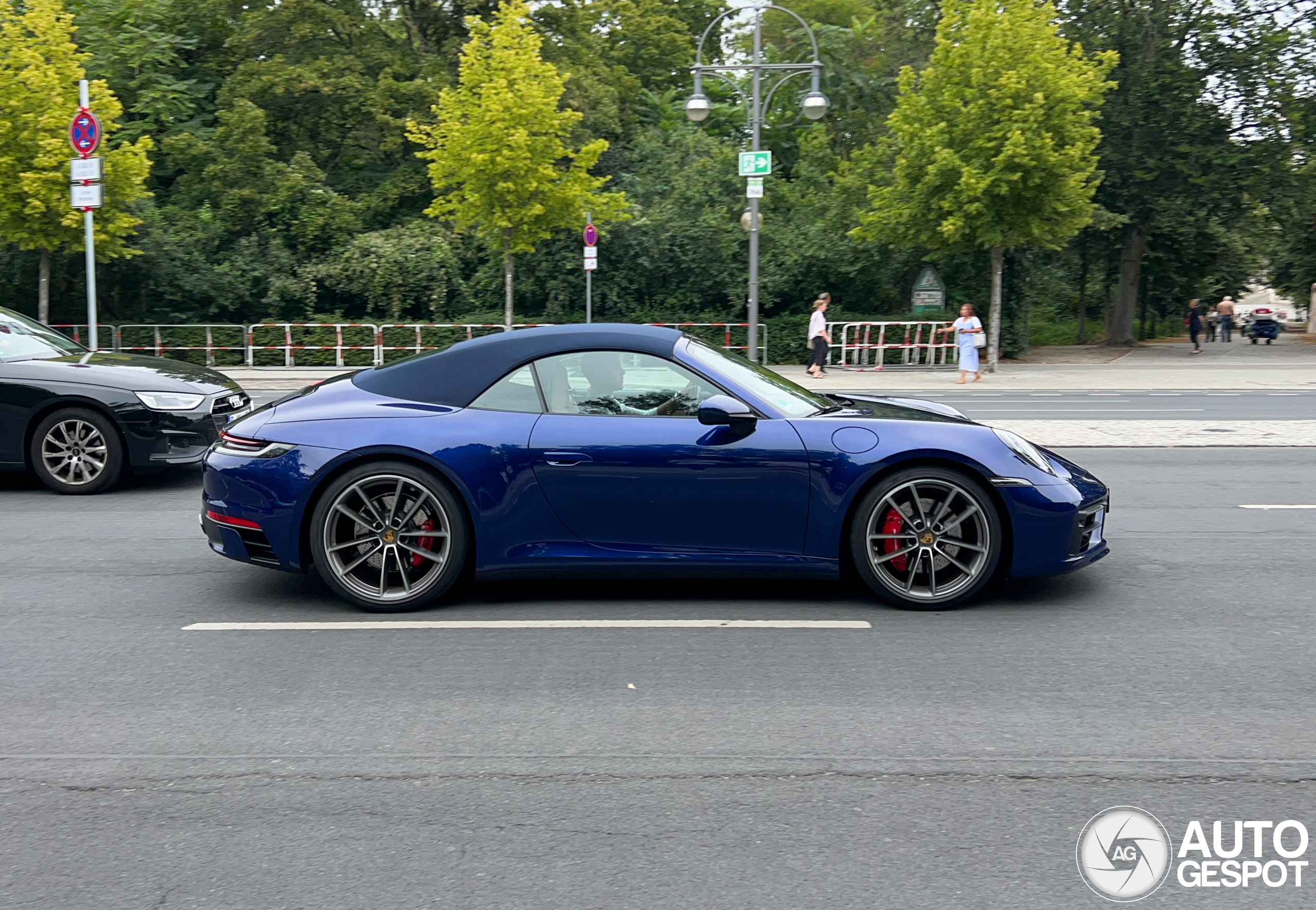 Porsche 992 Carrera 4S Cabriolet