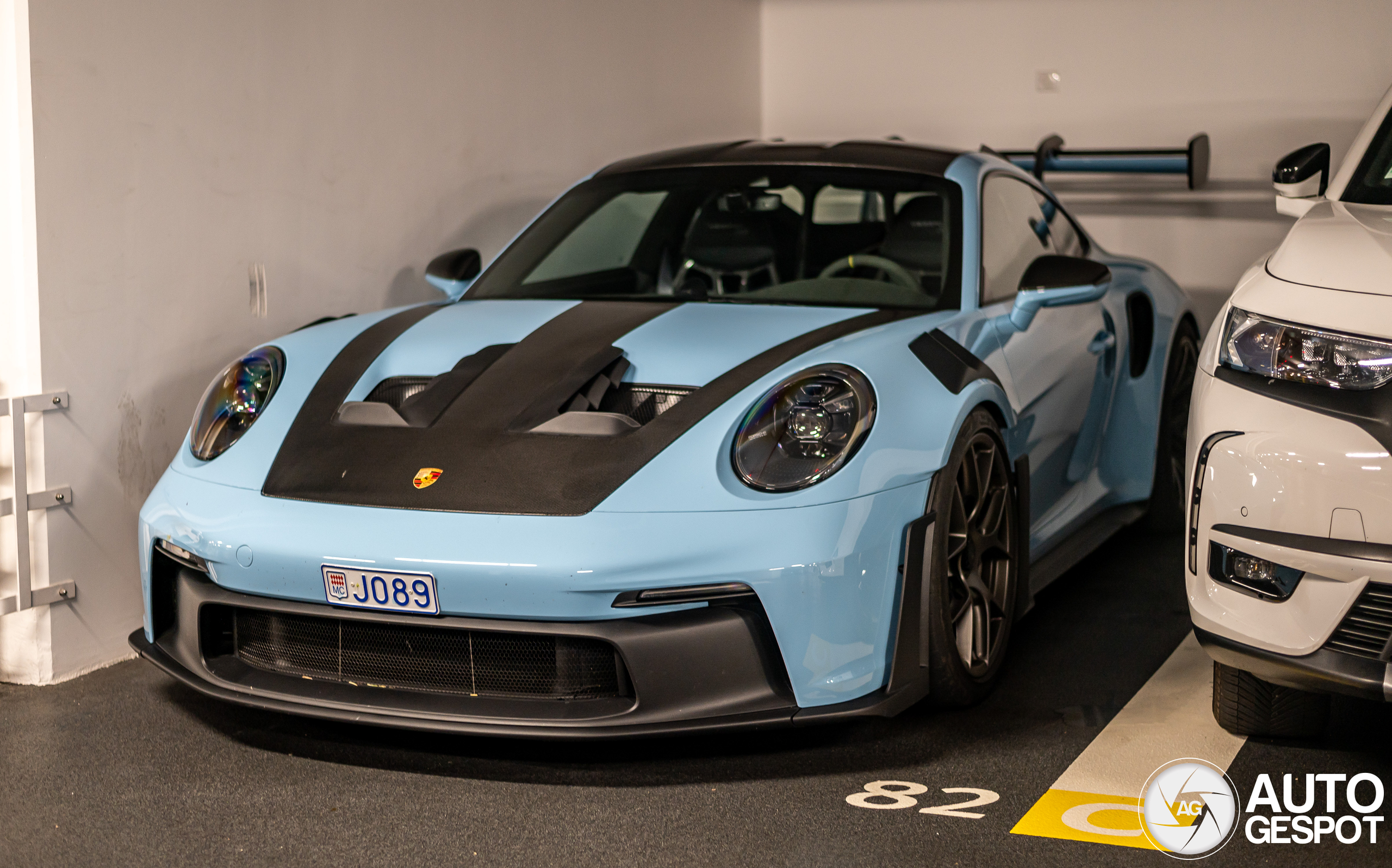 Porsche 992 GT3 RS Weissach Package