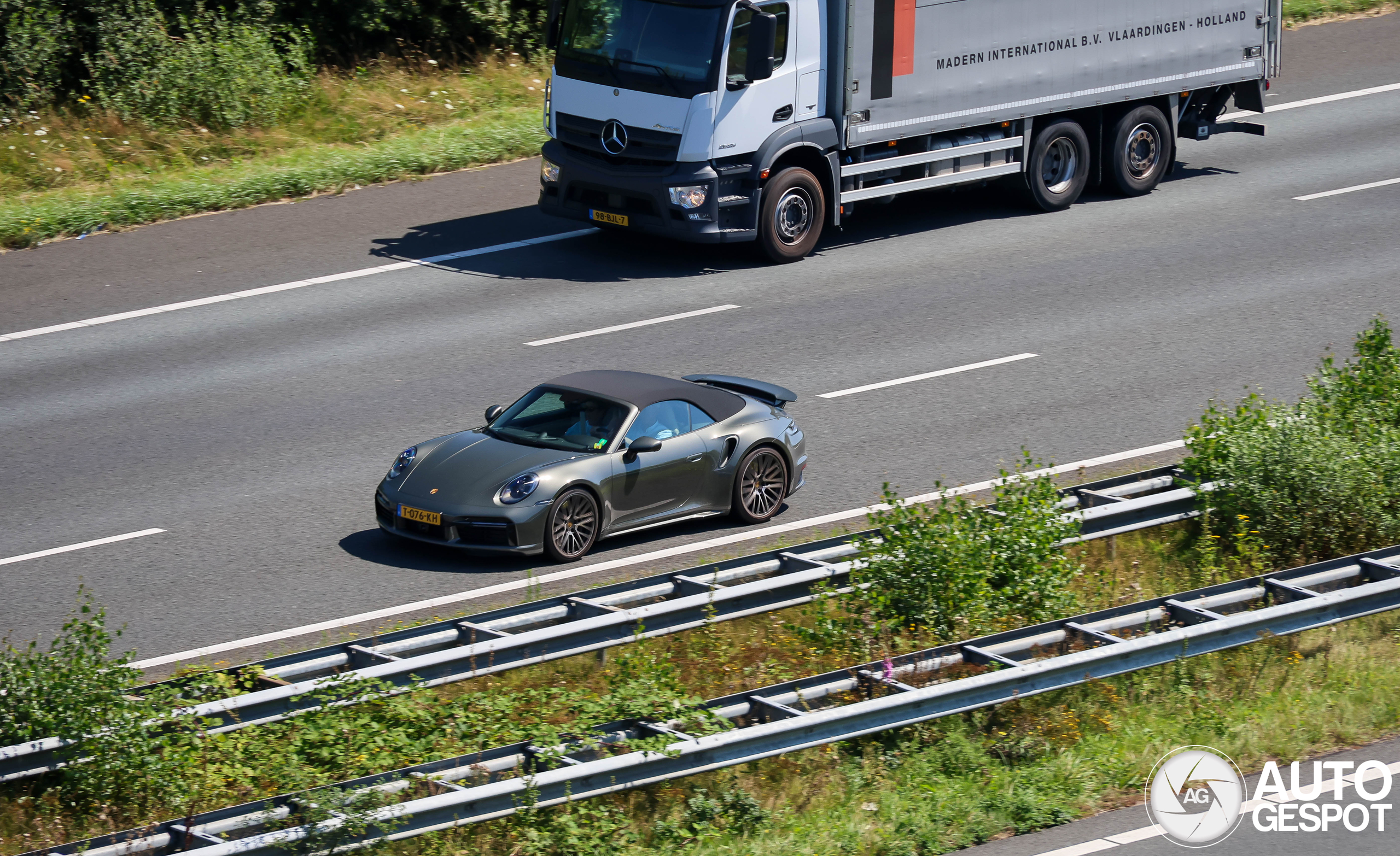 Porsche 992 Turbo Cabriolet