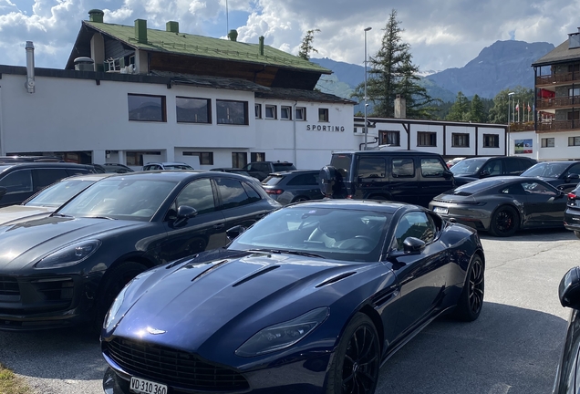 Aston Martin DB11