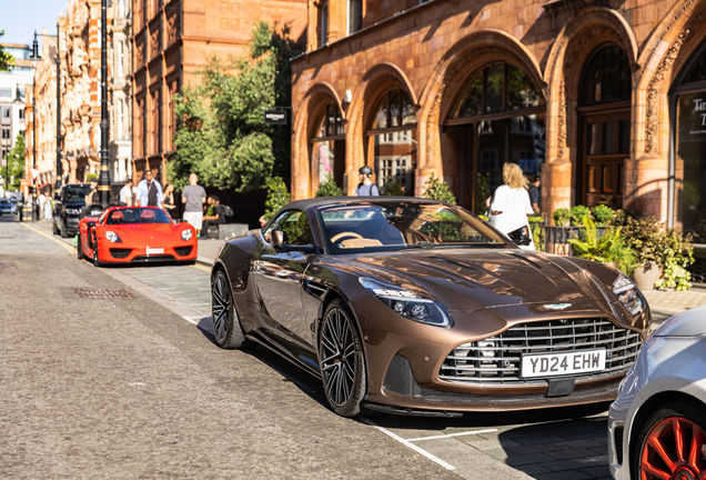 Aston Martin DB12 Volante