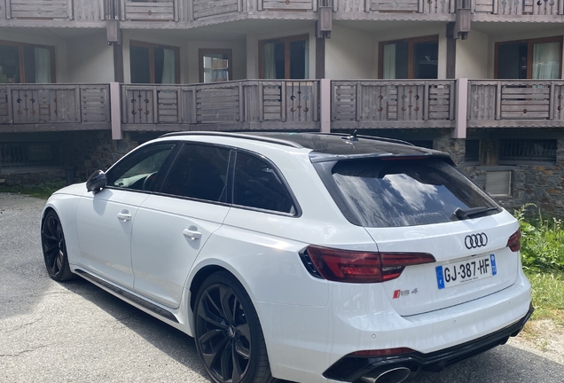 Audi RS4 Avant B9