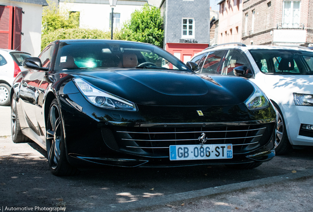 Ferrari GTC4Lusso