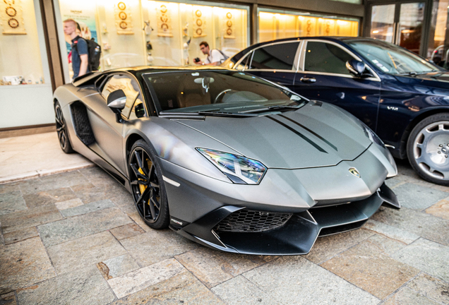 Lamborghini Aventador LP700-4