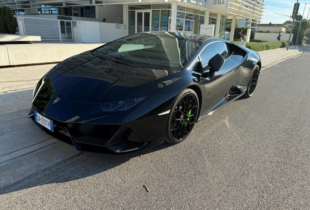 Lamborghini Huracán LP640-4 EVO