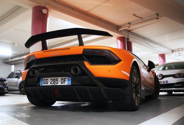 Lamborghini Huracán LP640-4 Performante