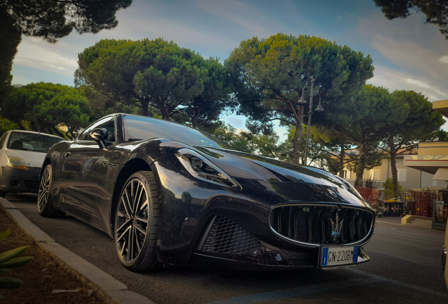 Maserati GranTurismo Modena 2023