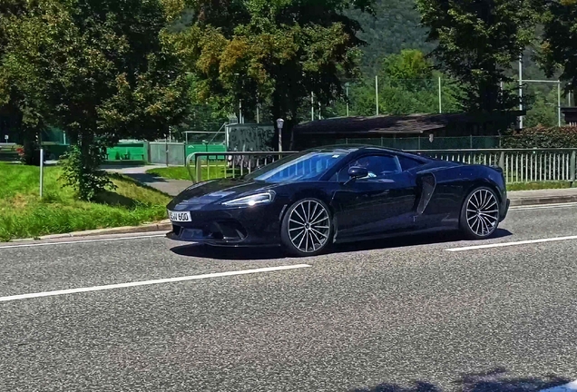 McLaren GT