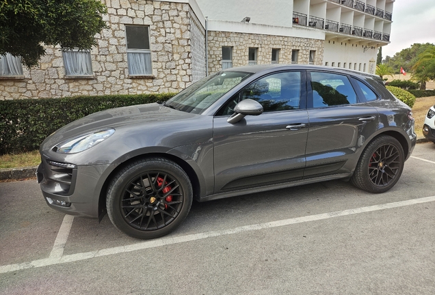 Porsche 95B Macan GTS