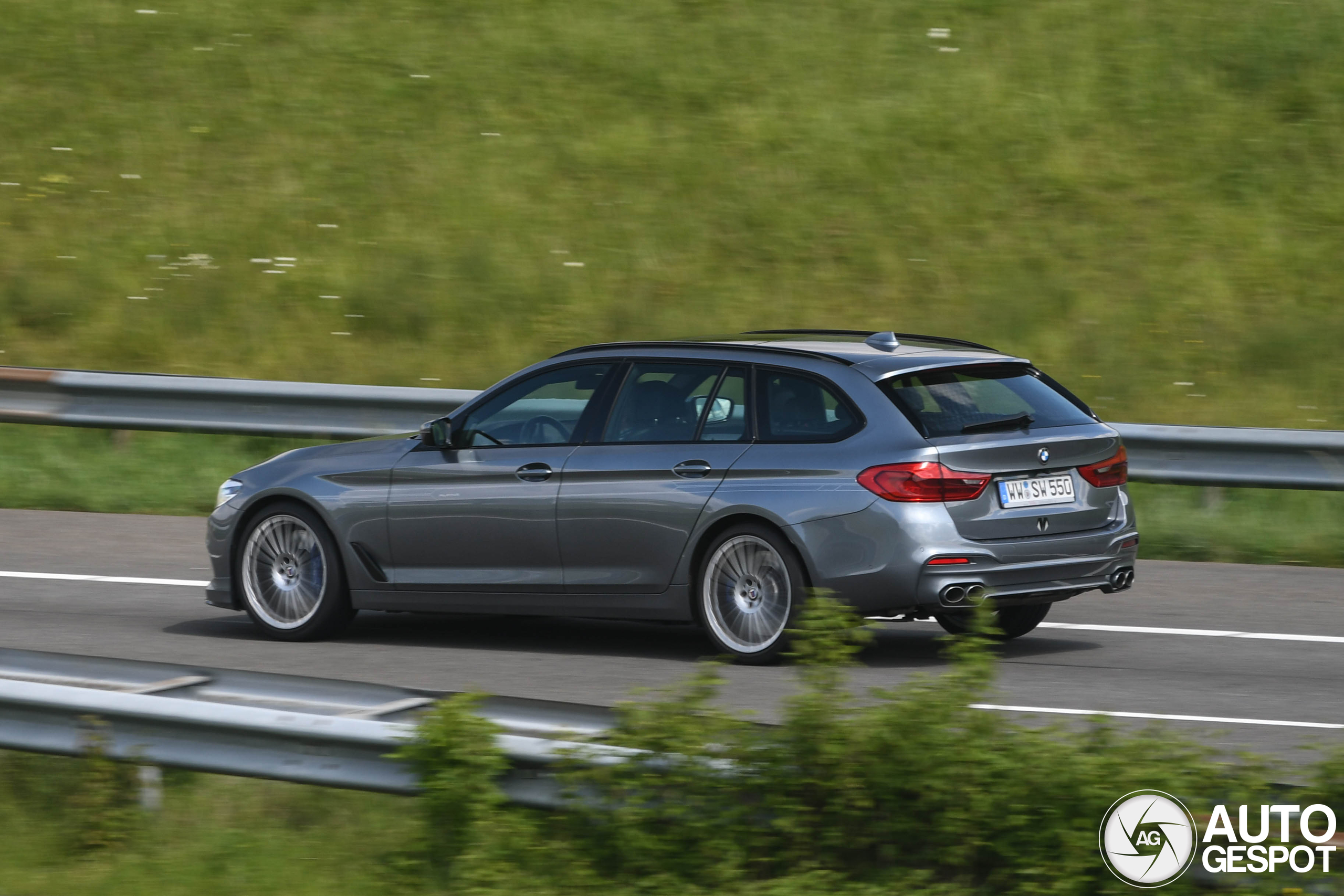 Alpina B5 BiTurbo Touring 2017 - 12 August 2024 - Autogespot