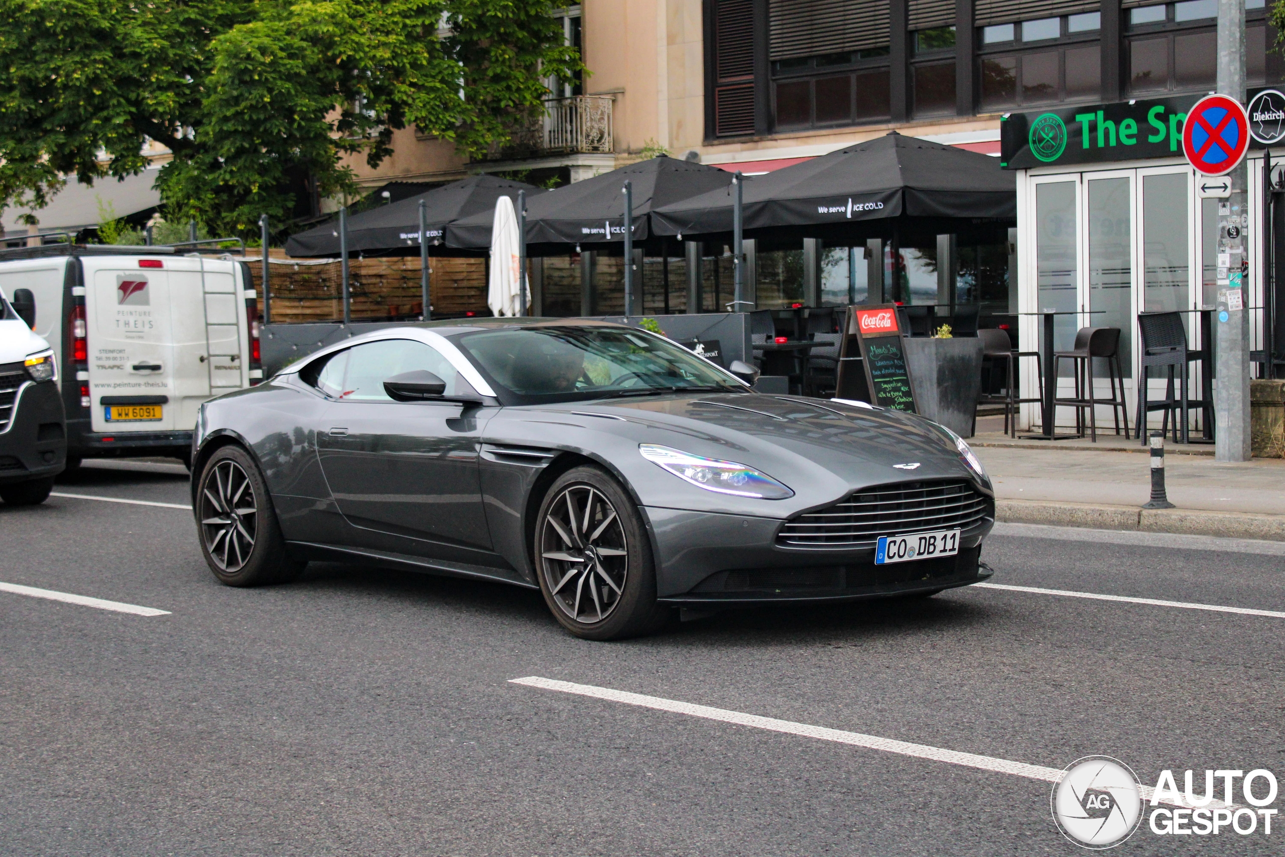 Aston Martin DB11