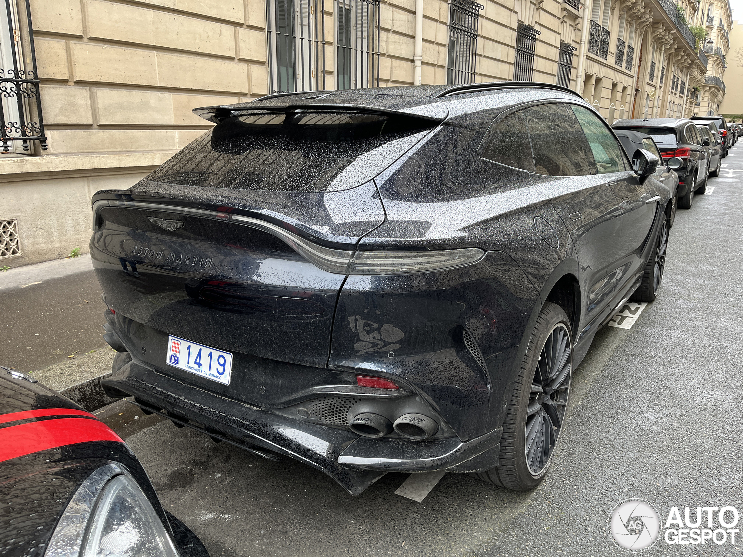 Aston Martin DBX707