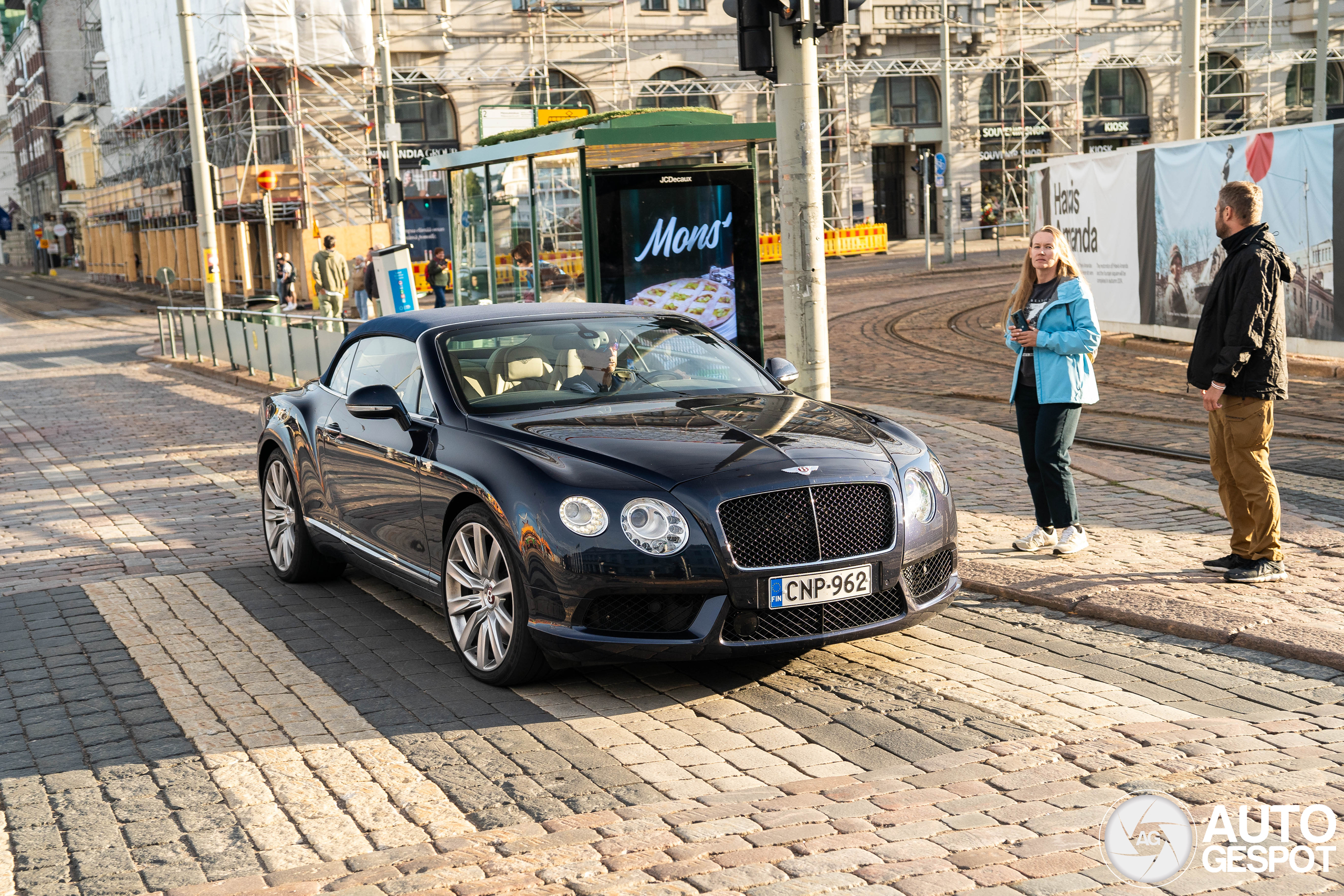 Bentley Continental GTC V8