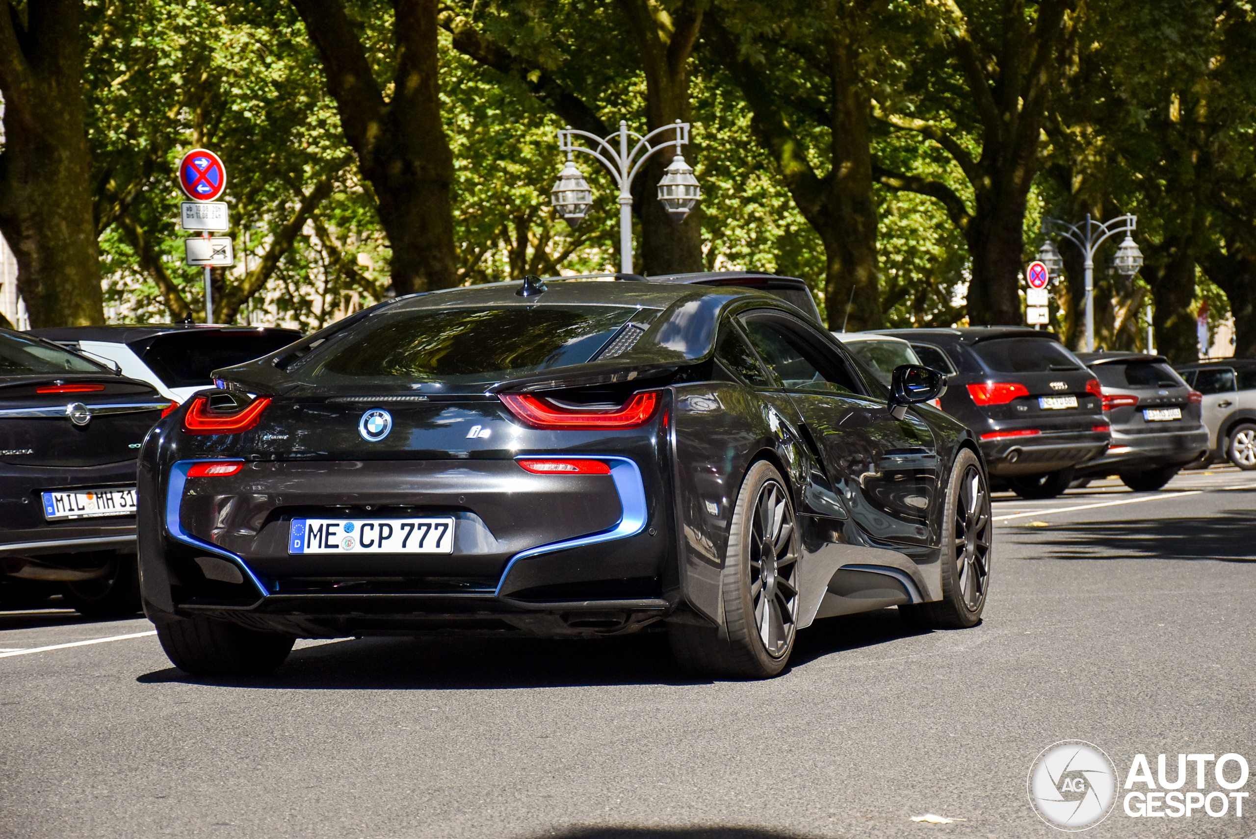 BMW i8