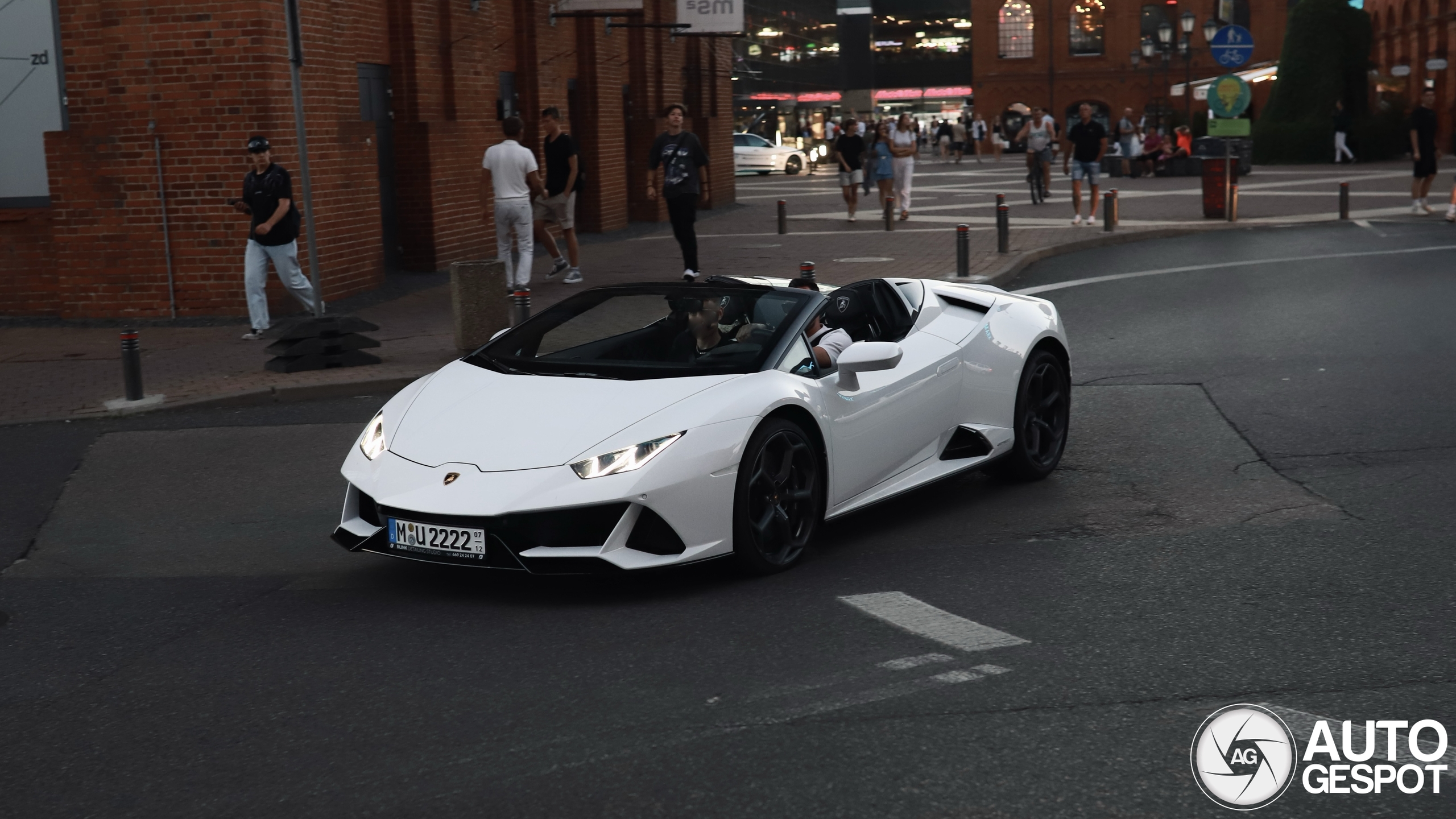 Lamborghini Huracán LP640-4 EVO Spyder