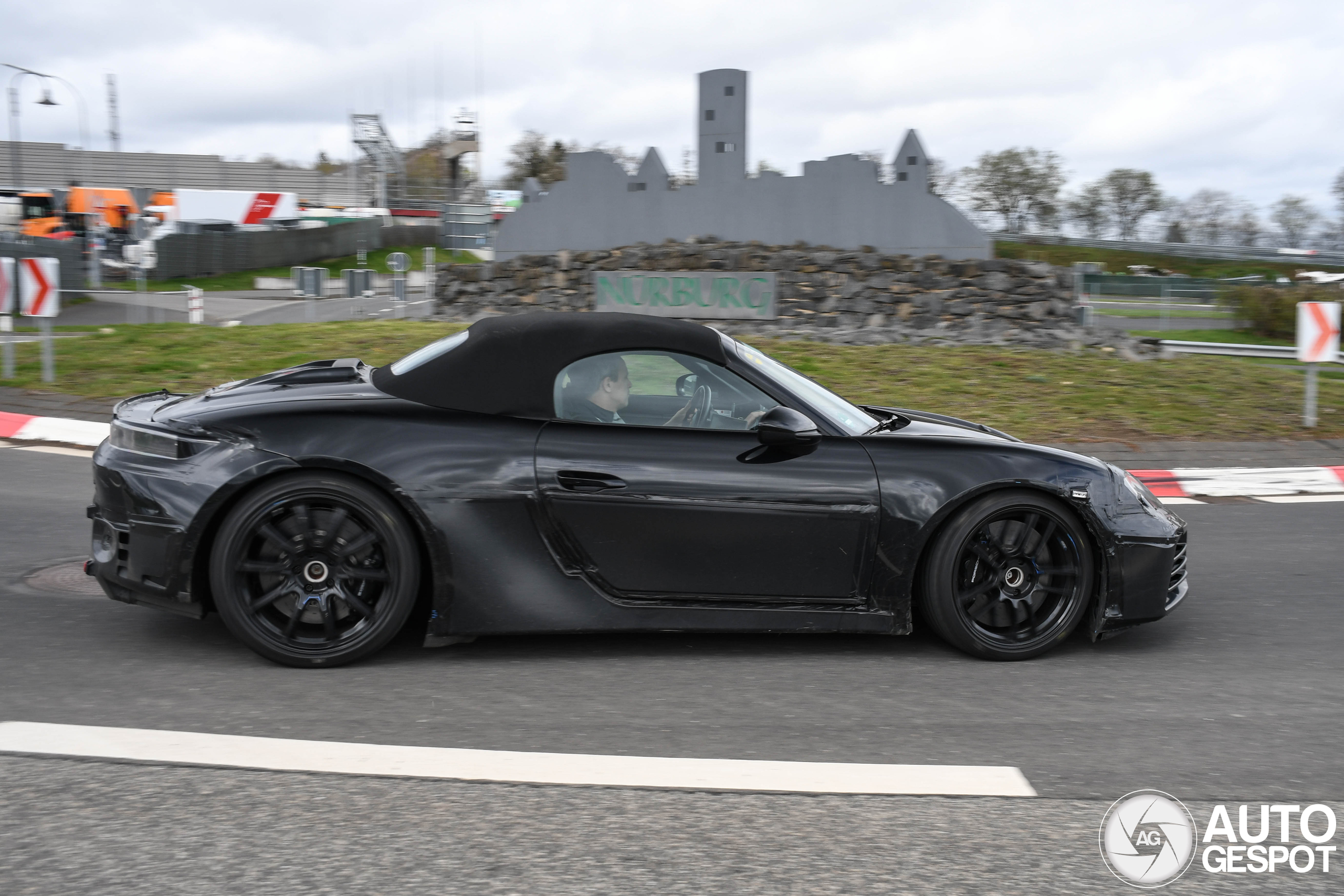 Porsche 718 Boxster EV 2025