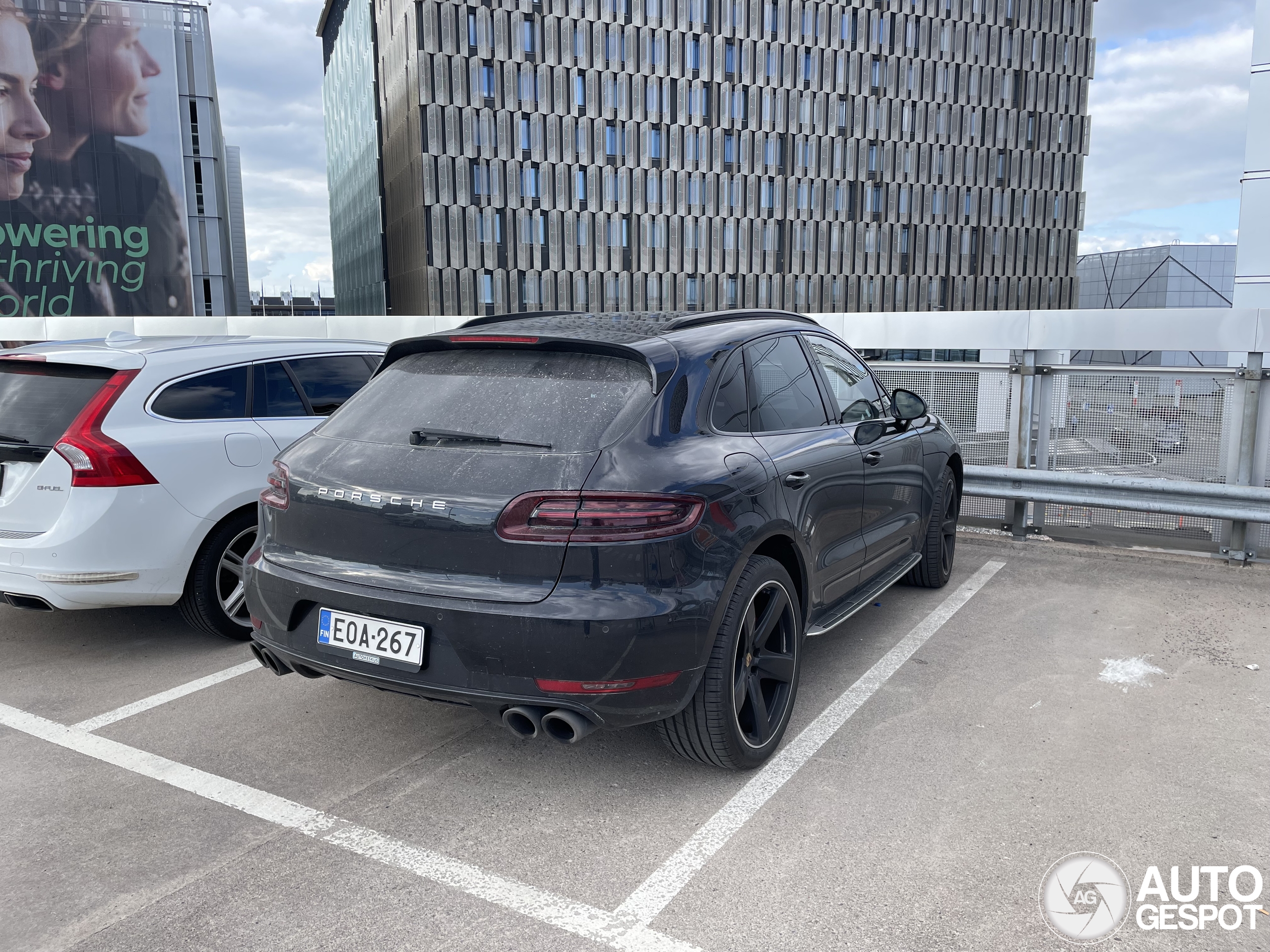 Porsche 95B Macan Turbo