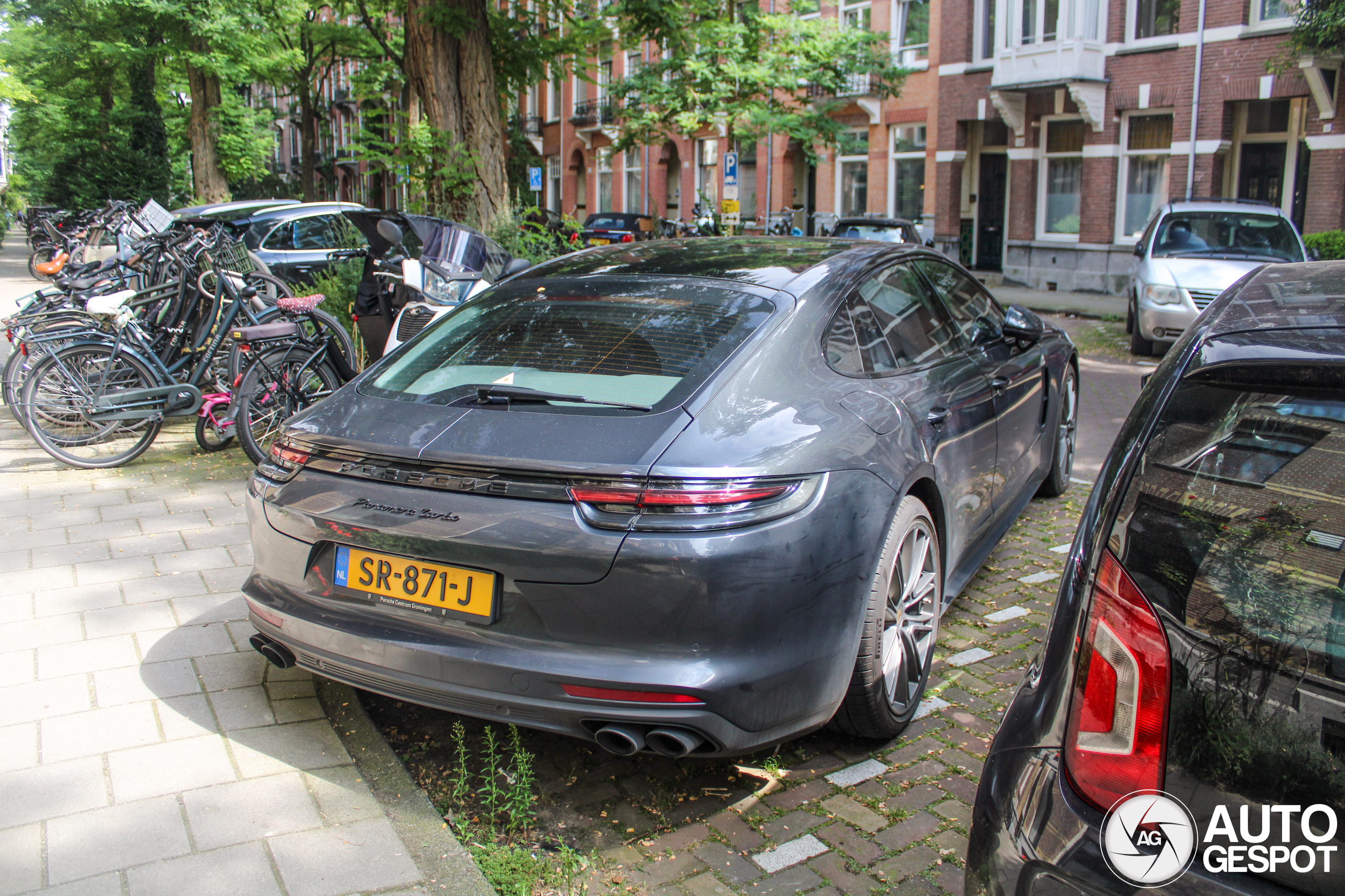 Porsche 971 Panamera Turbo