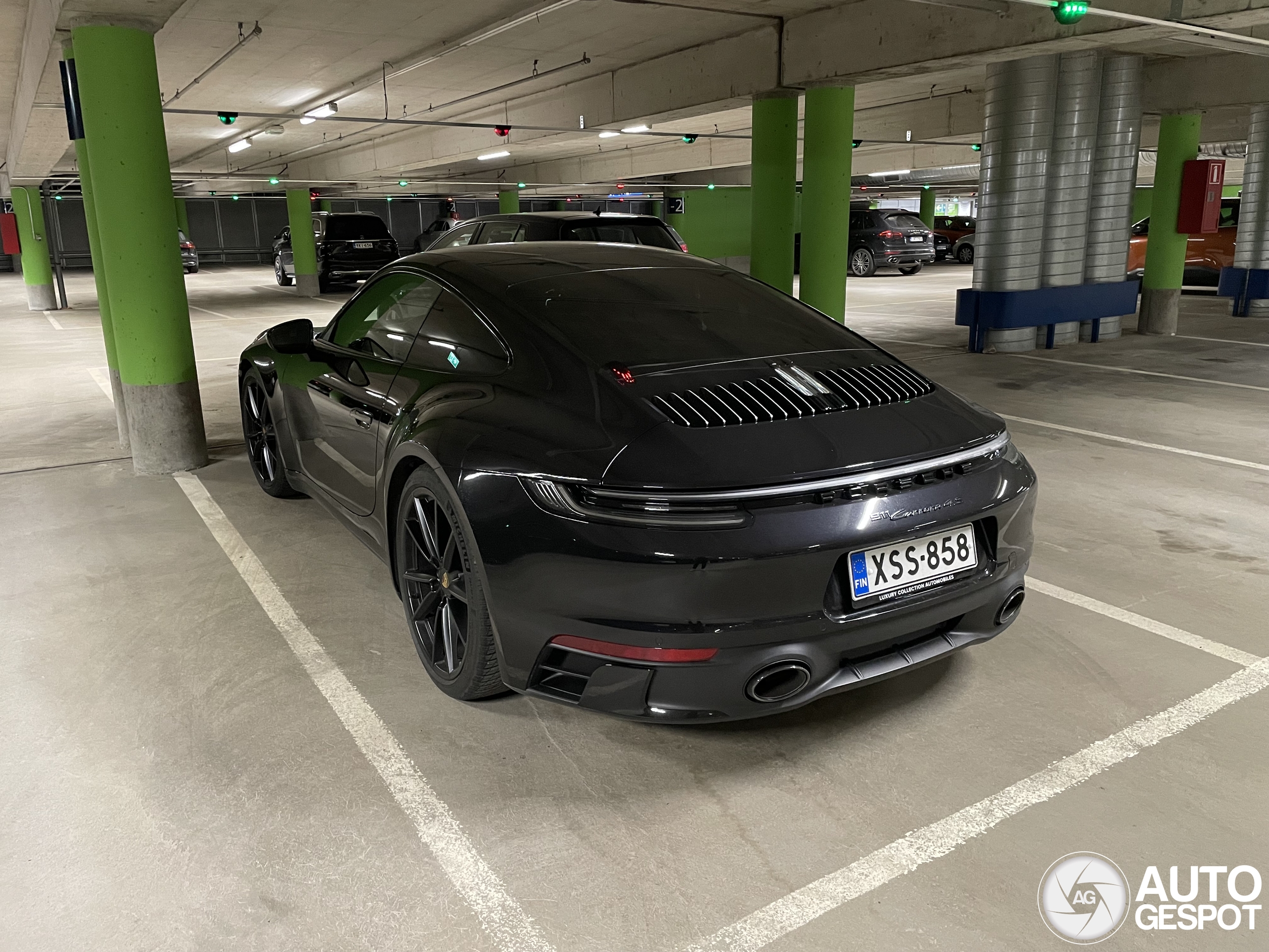 Porsche 992 Carrera 4S