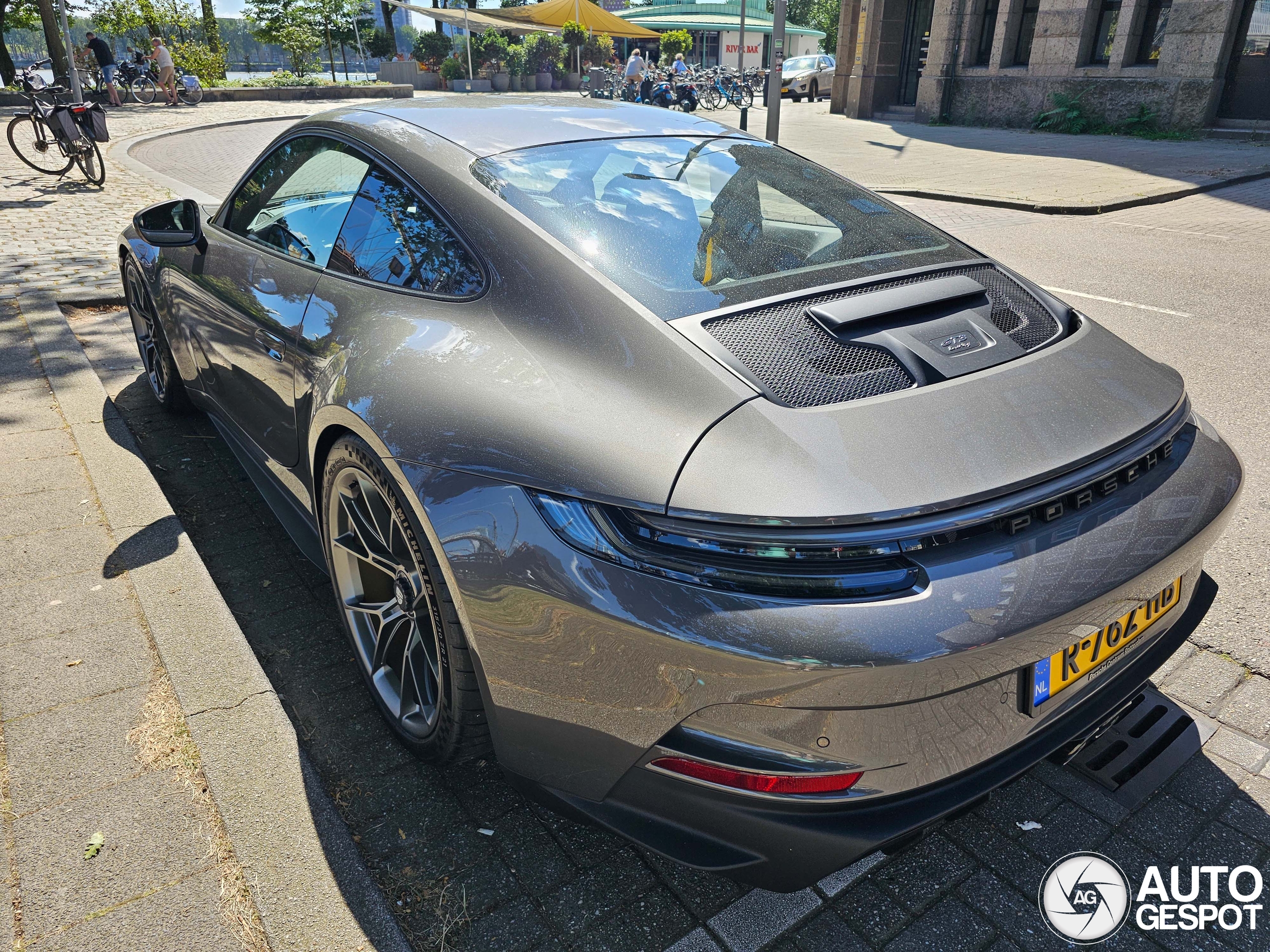 Porsche 992 GT3 Touring