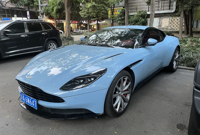 Aston Martin DB11 V8