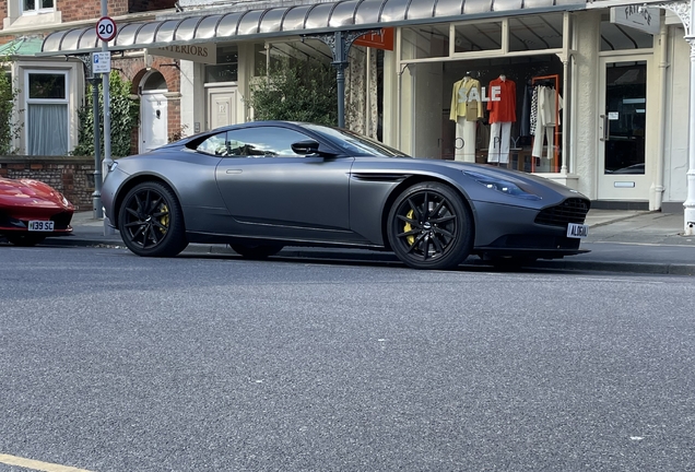 Aston Martin DB11 AMR