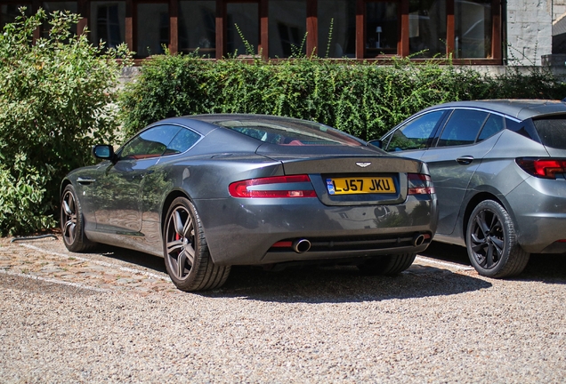 Aston Martin DB9